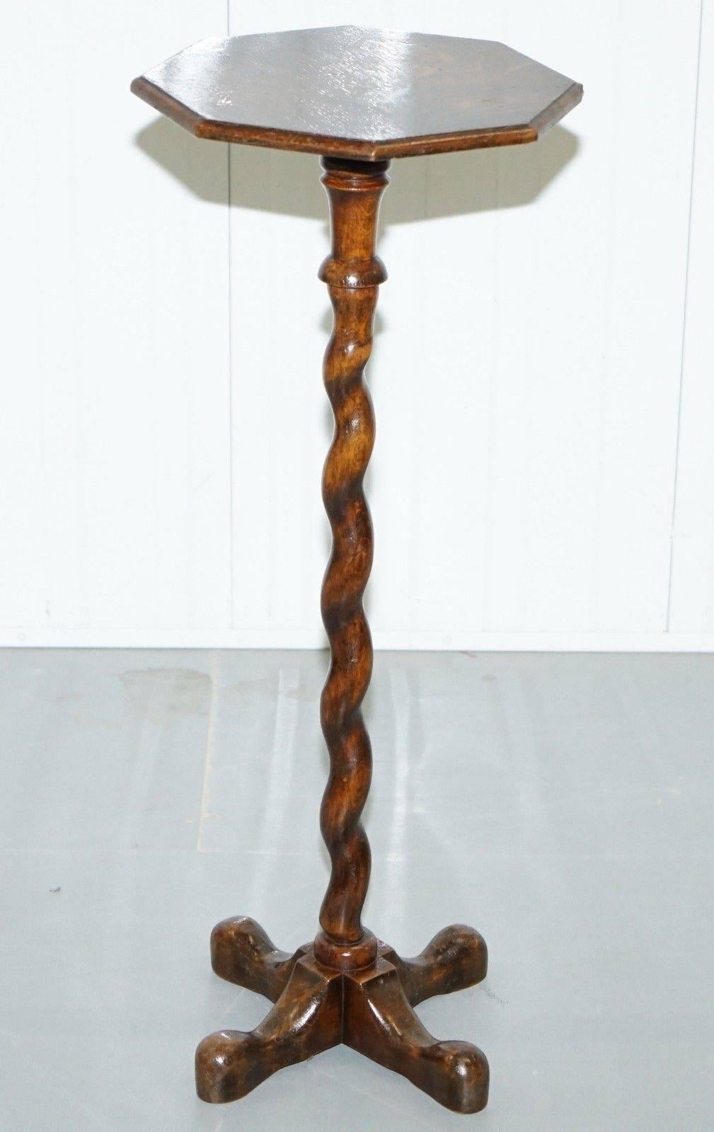 Early 20th Century Pair of William & Mary Style English Carved Oak Barley Twist Jardiniere Stands