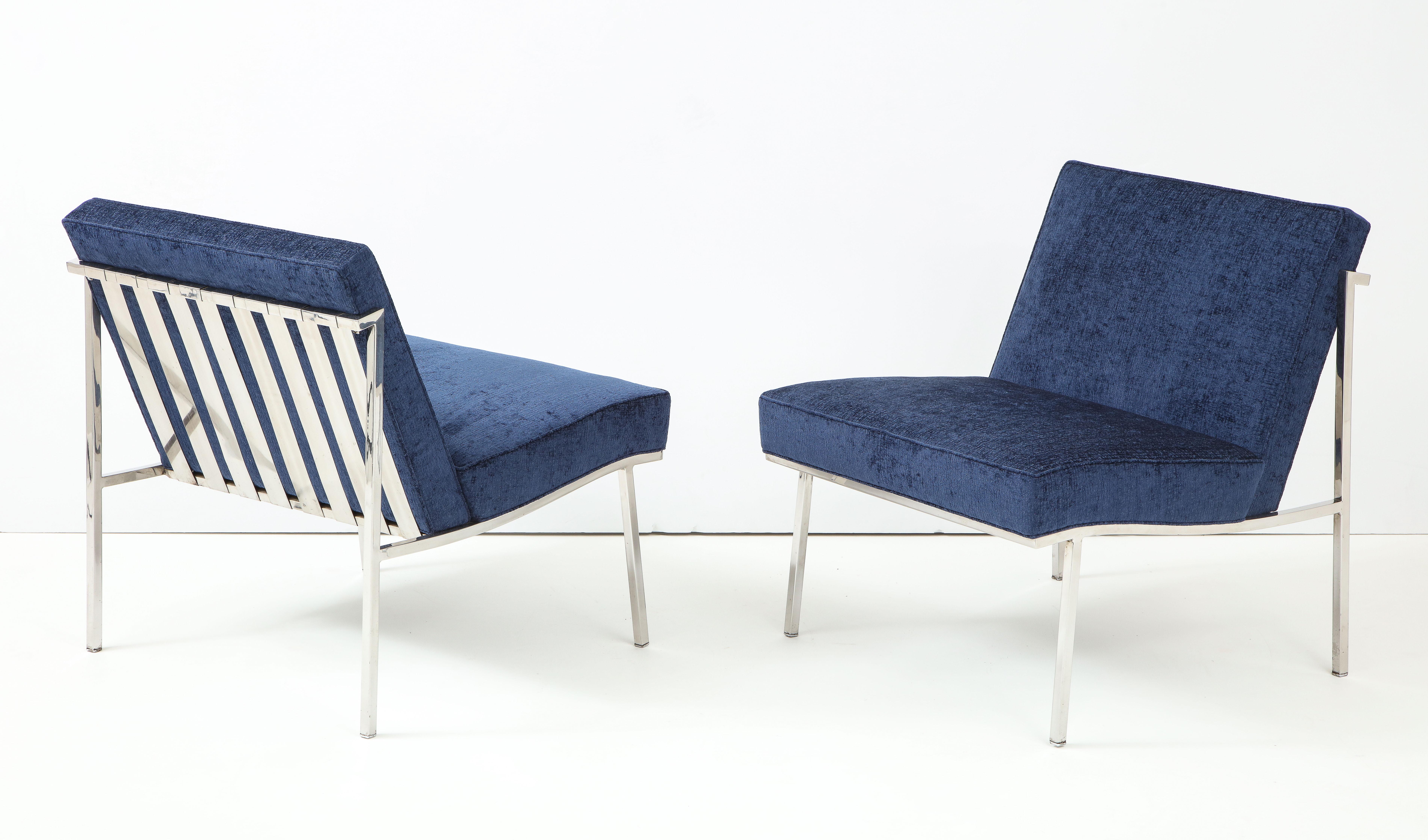 Mid-Century Modern Pair of William Armbruster Lounge Chairs For Sale