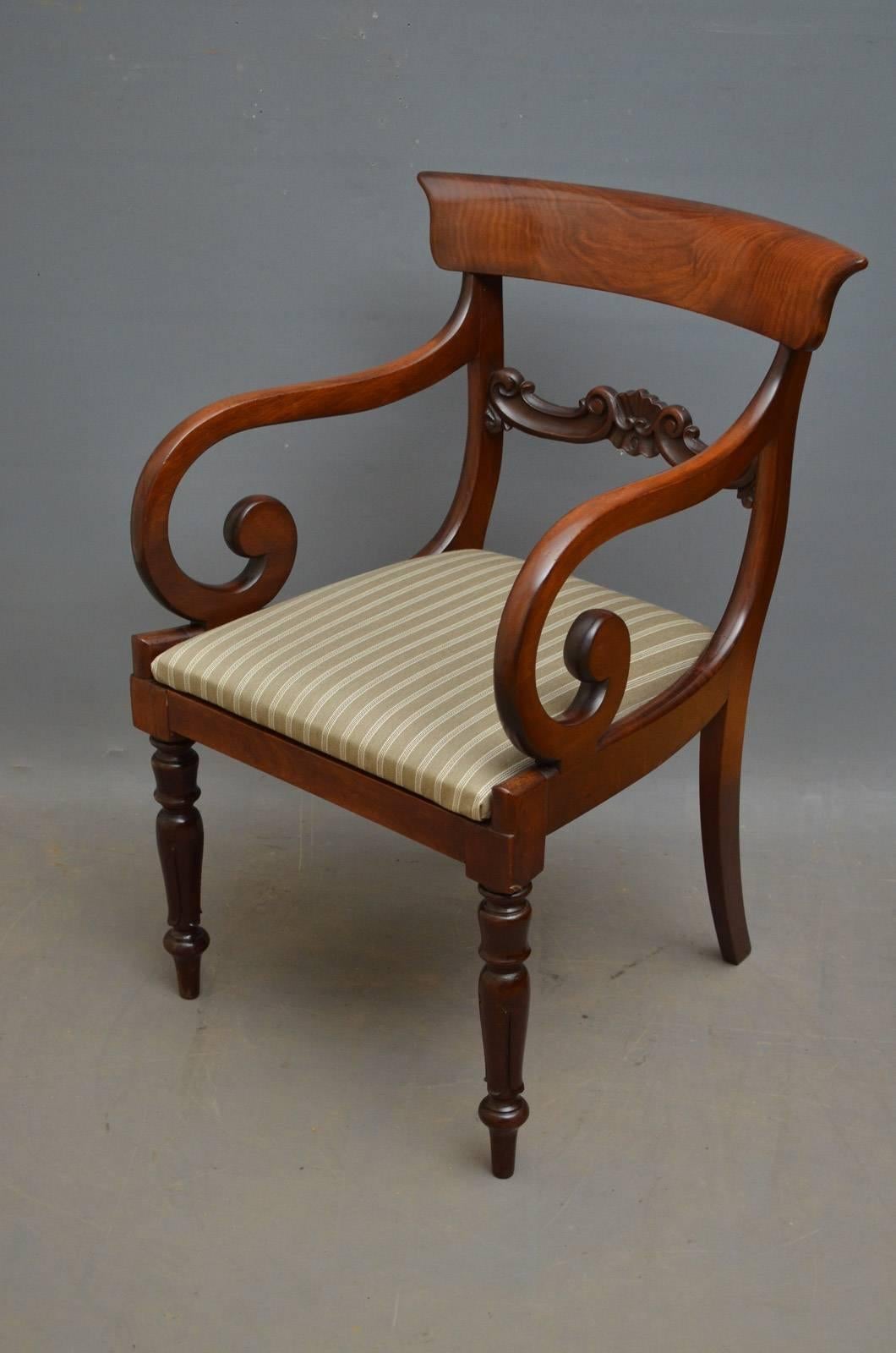 Pair of William IV Elbow Chairs Mahogany Carvers In Excellent Condition In Whaley Bridge, GB
