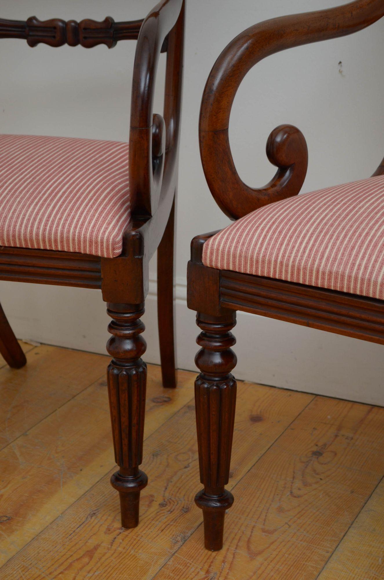 Coppia di intagliatori in mogano William IV in vendita 1
