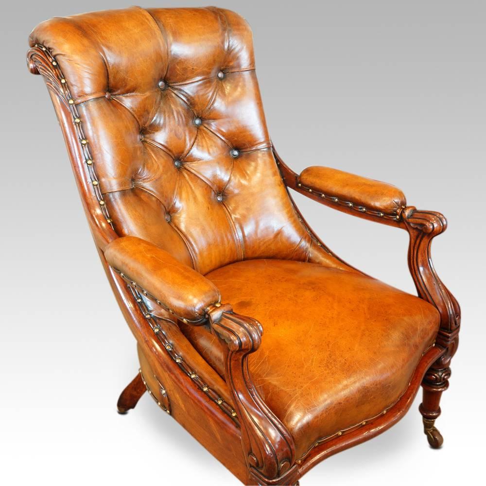 Pair of William IV mahogany library chairs
This pair of William IV mahogany library chairs would have been made circa 1830.
The library chair frames are made in a fine quality mahogany, and have deep buttoned backs.
The front legs are beautifully