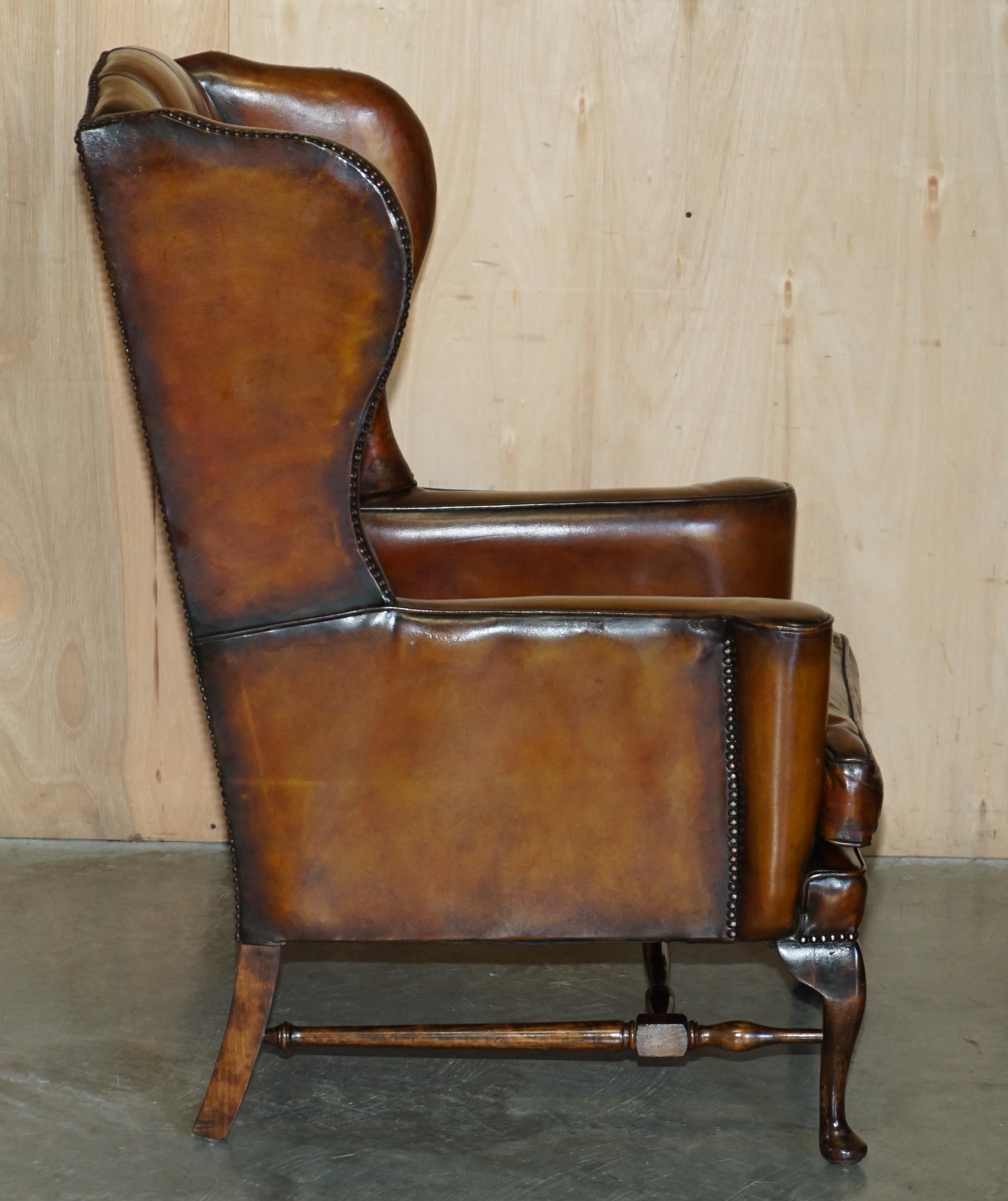 PAiR OF WILLIAM MORRIS CHESTERFIELD TUFTED WINGBACK BROWN LEATHER ARMCHAIRS im Angebot 4
