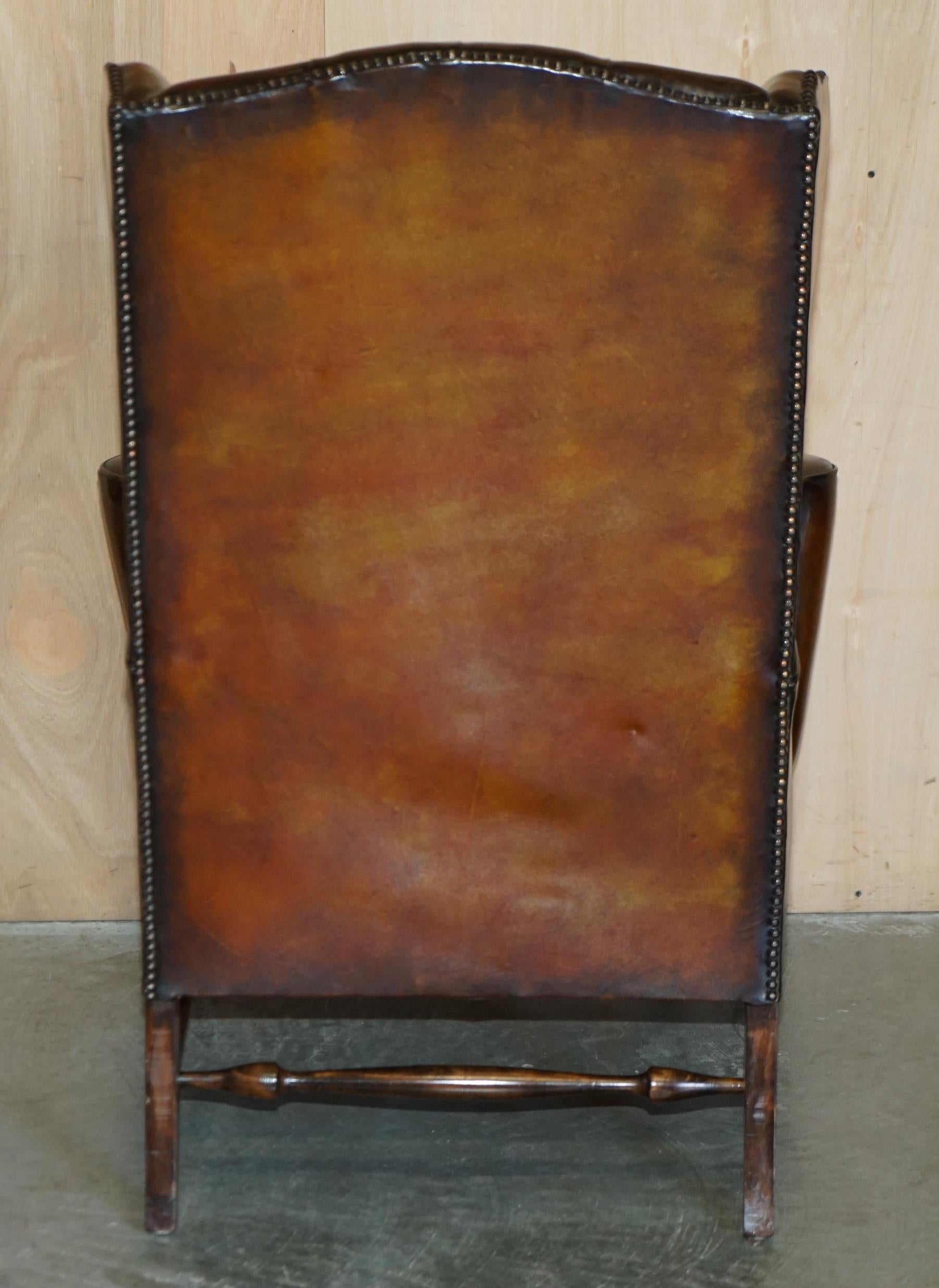 PAiR OF WILLIAM MORRIS CHESTERFIELD TUFTED WINGBACK BROWN LEATHER ARMCHAIRS im Angebot 7