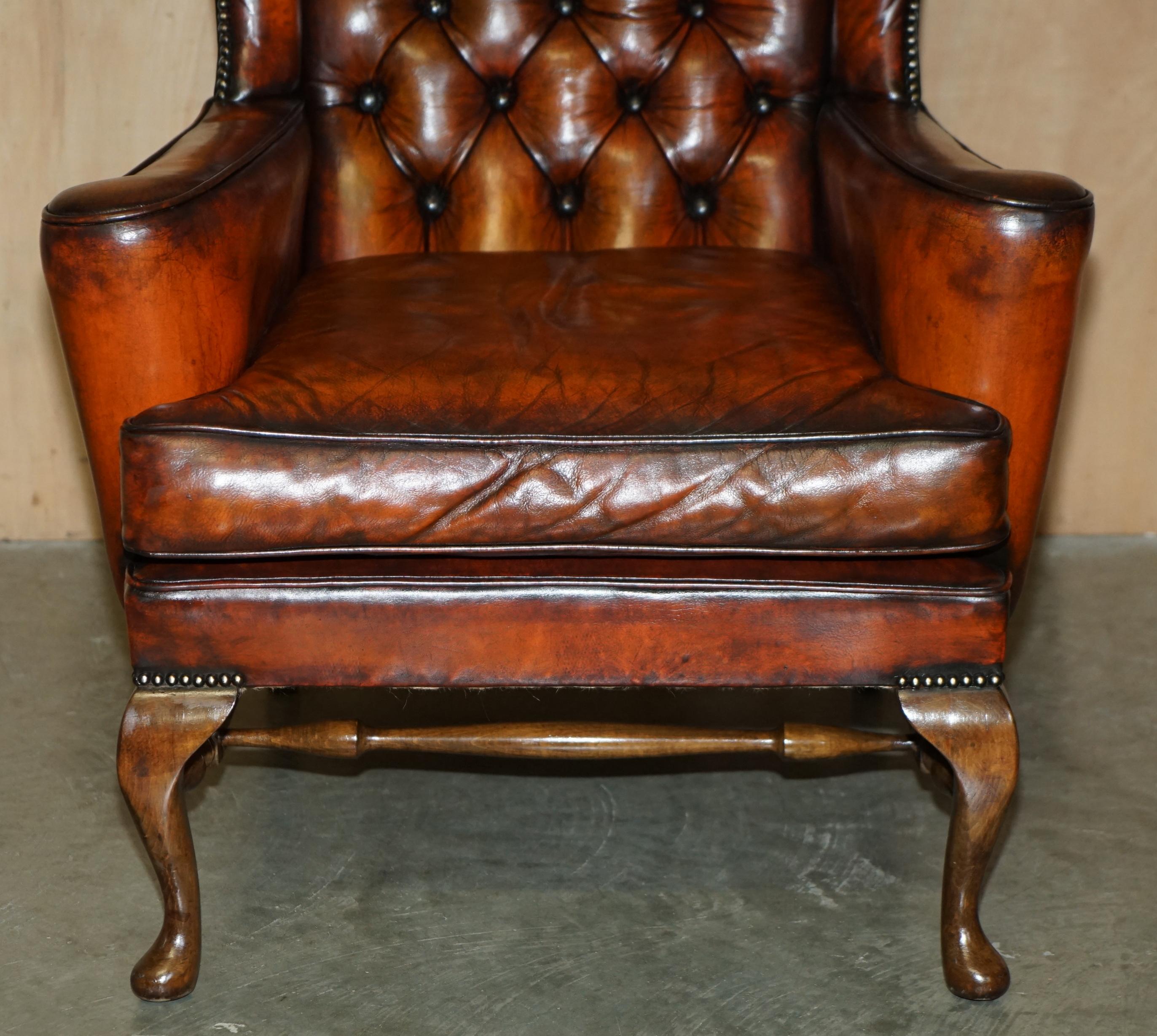 PAIR OF WILLIAM MORRIS CHESTERFIELD TUFTED WiNGBACK BROWN LEATHER ARMCHAIRS 9