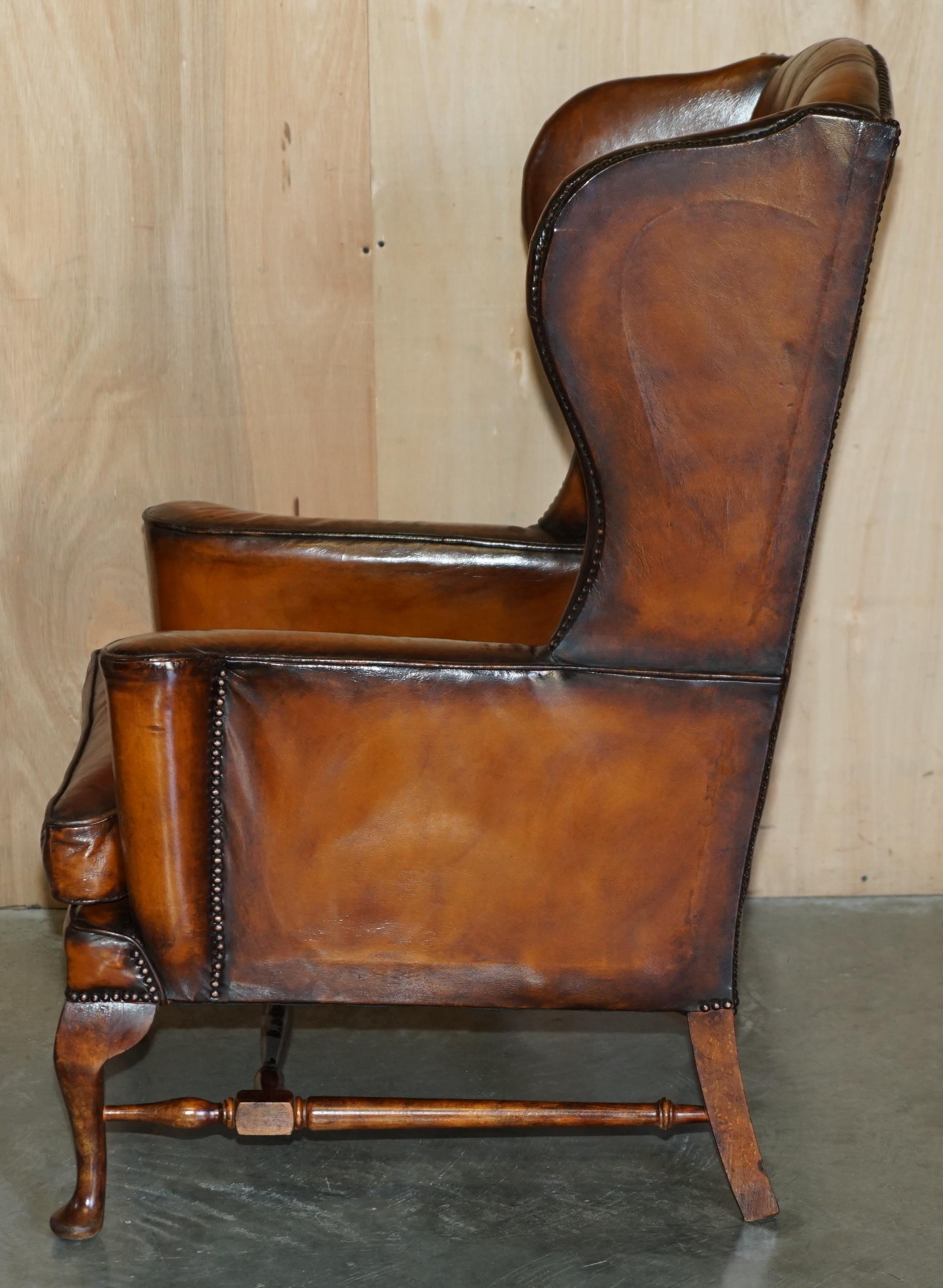 PAiR OF WILLIAM MORRIS CHESTERFIELD TUFTED WINGBACK BROWN LEATHER ARMCHAIRS im Angebot 12