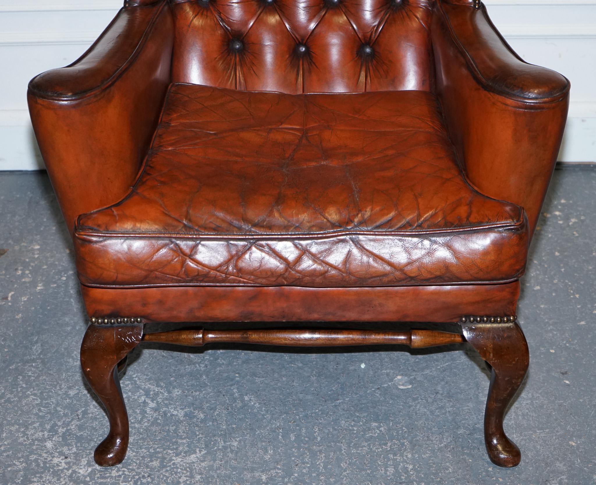 PAR DE BRAZOS WILLIAM MORRIS FLAT ARM CHESTERFIELD WINGBACK BORDEAUX en venta 4