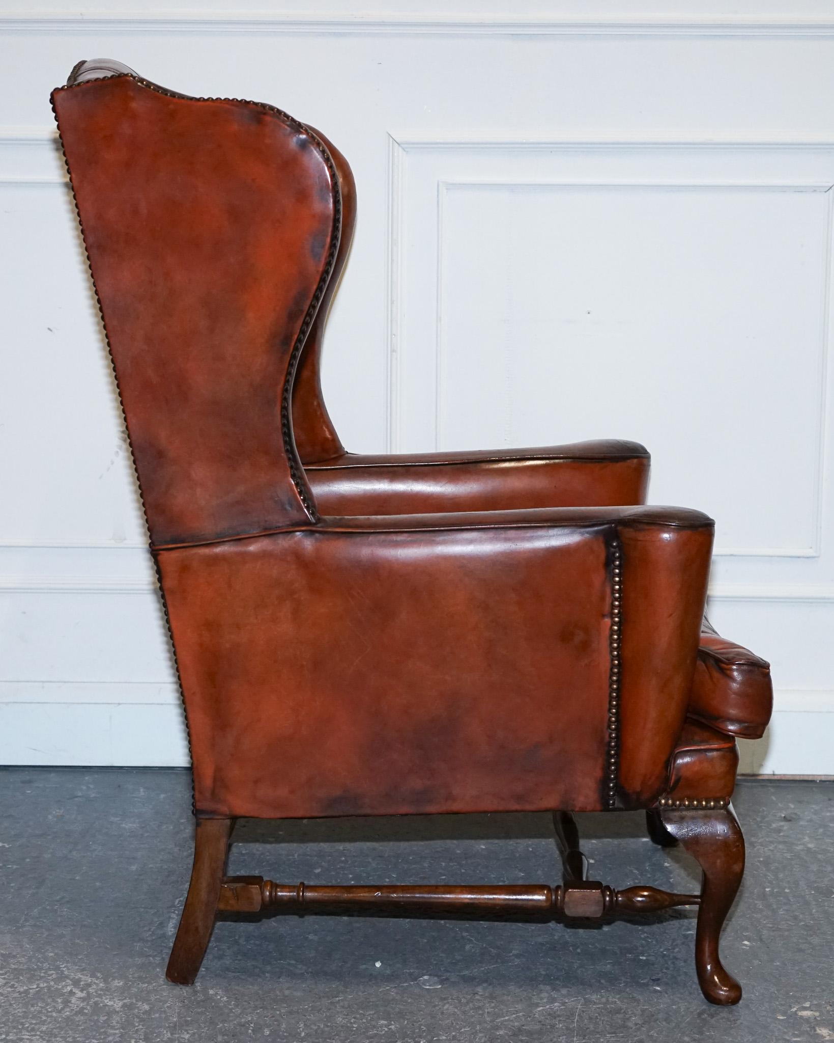 PAR DE BRAZOS WILLIAM MORRIS FLAT ARM CHESTERFIELD WINGBACK BORDEAUX en venta 7