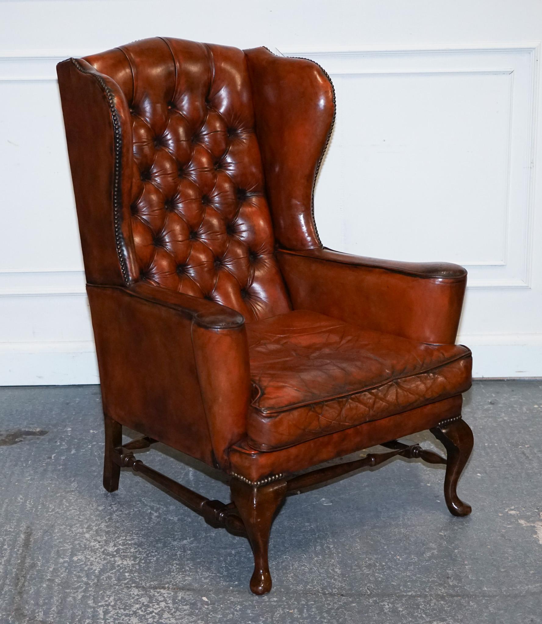 PAR DE BRAZOS WILLIAM MORRIS FLAT ARM CHESTERFIELD WINGBACK BORDEAUX Británico en venta