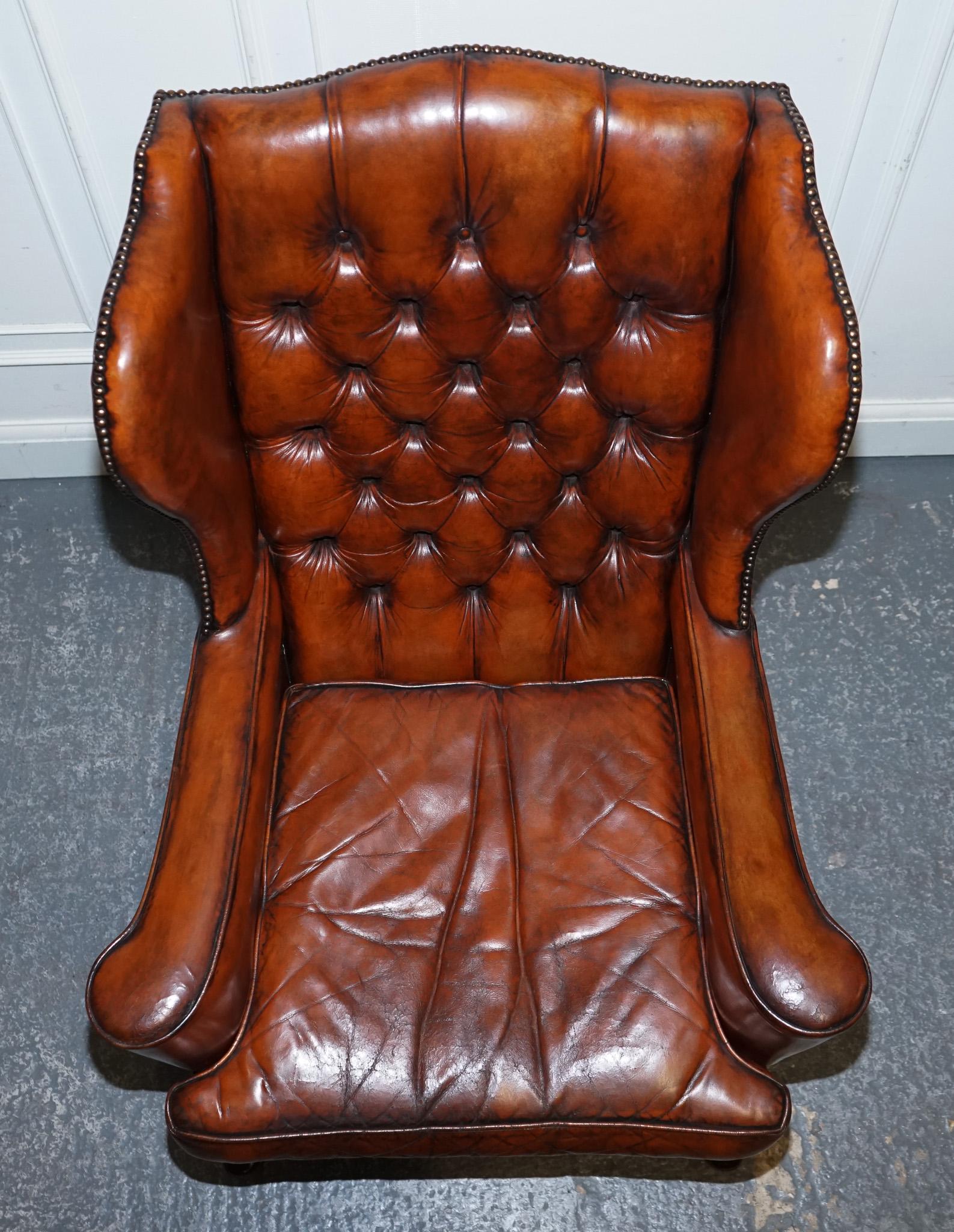 PAR DE BRAZOS WILLIAM MORRIS FLAT ARM CHESTERFIELD WINGBACK BORDEAUX siglo XX en venta