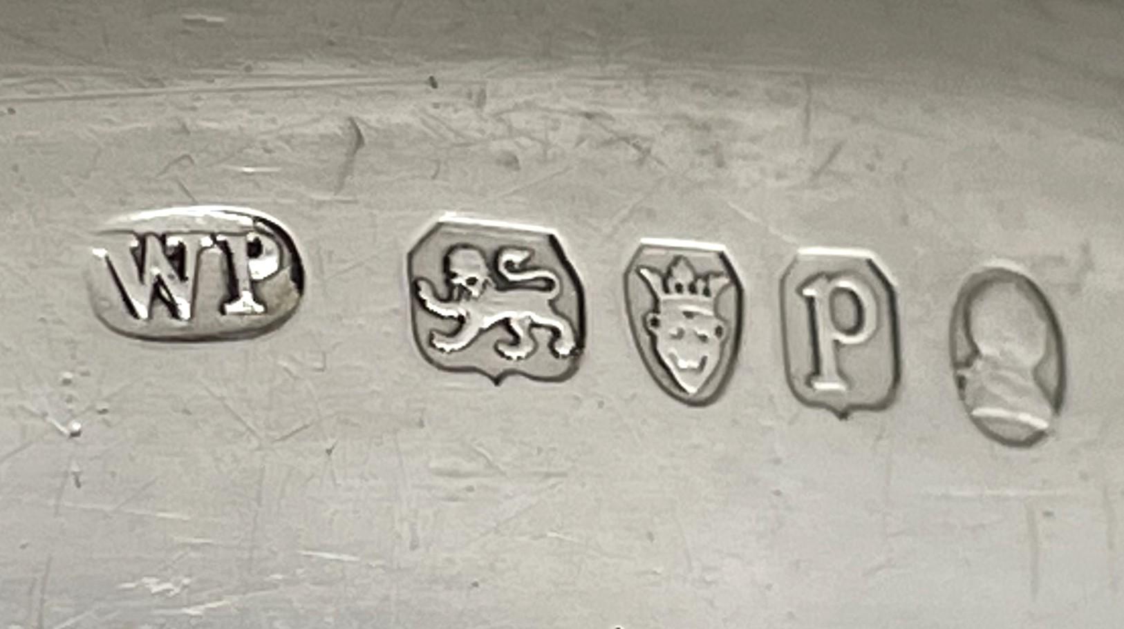 Paire de plateaux ou plateaux anglais de style géorgien 1790 en argent sterling William Pitts en vente 3