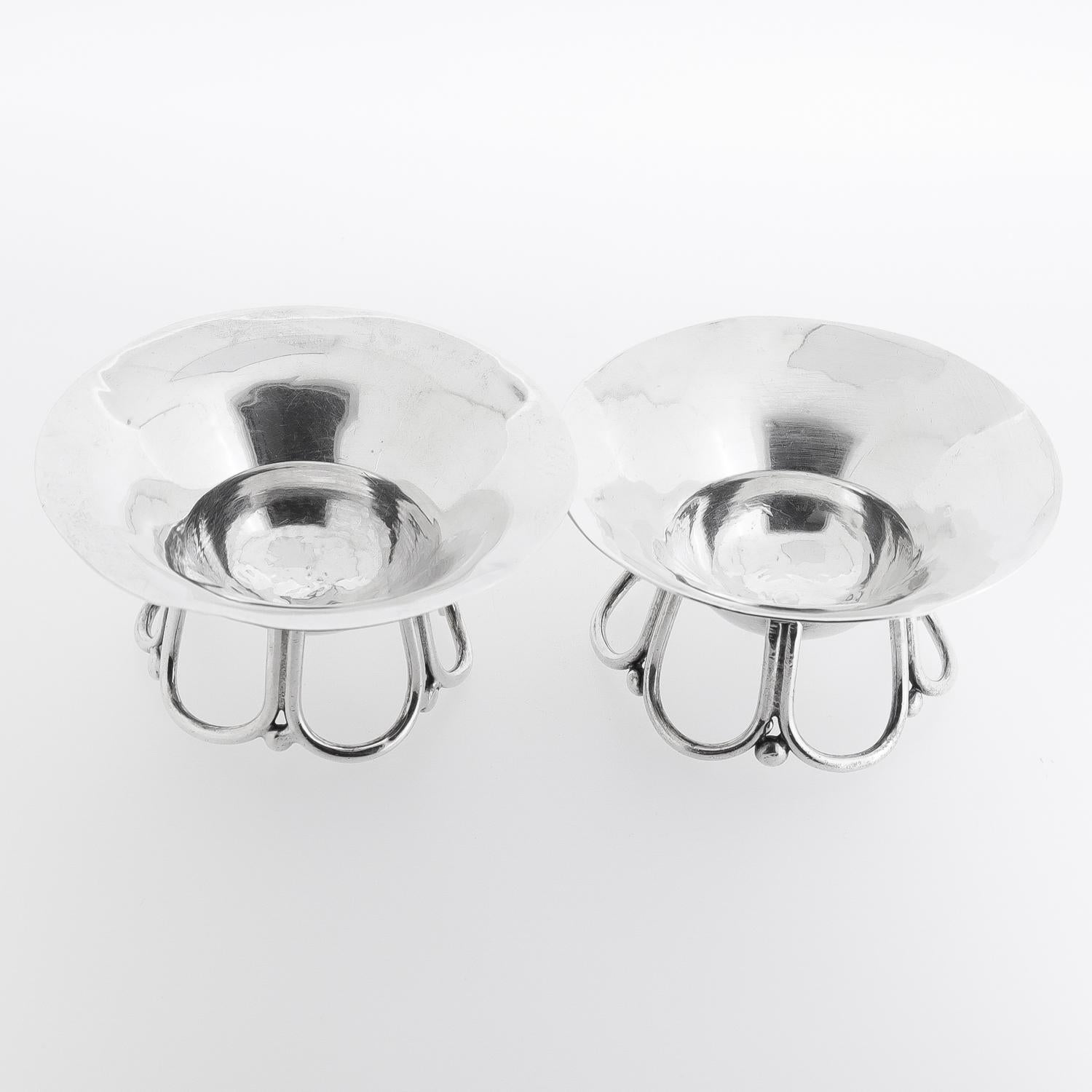 Ein Paar mexikanischer William Spratling-Sterling-Salzschalen aus der Mitte des Jahrhunderts im Angebot 1
