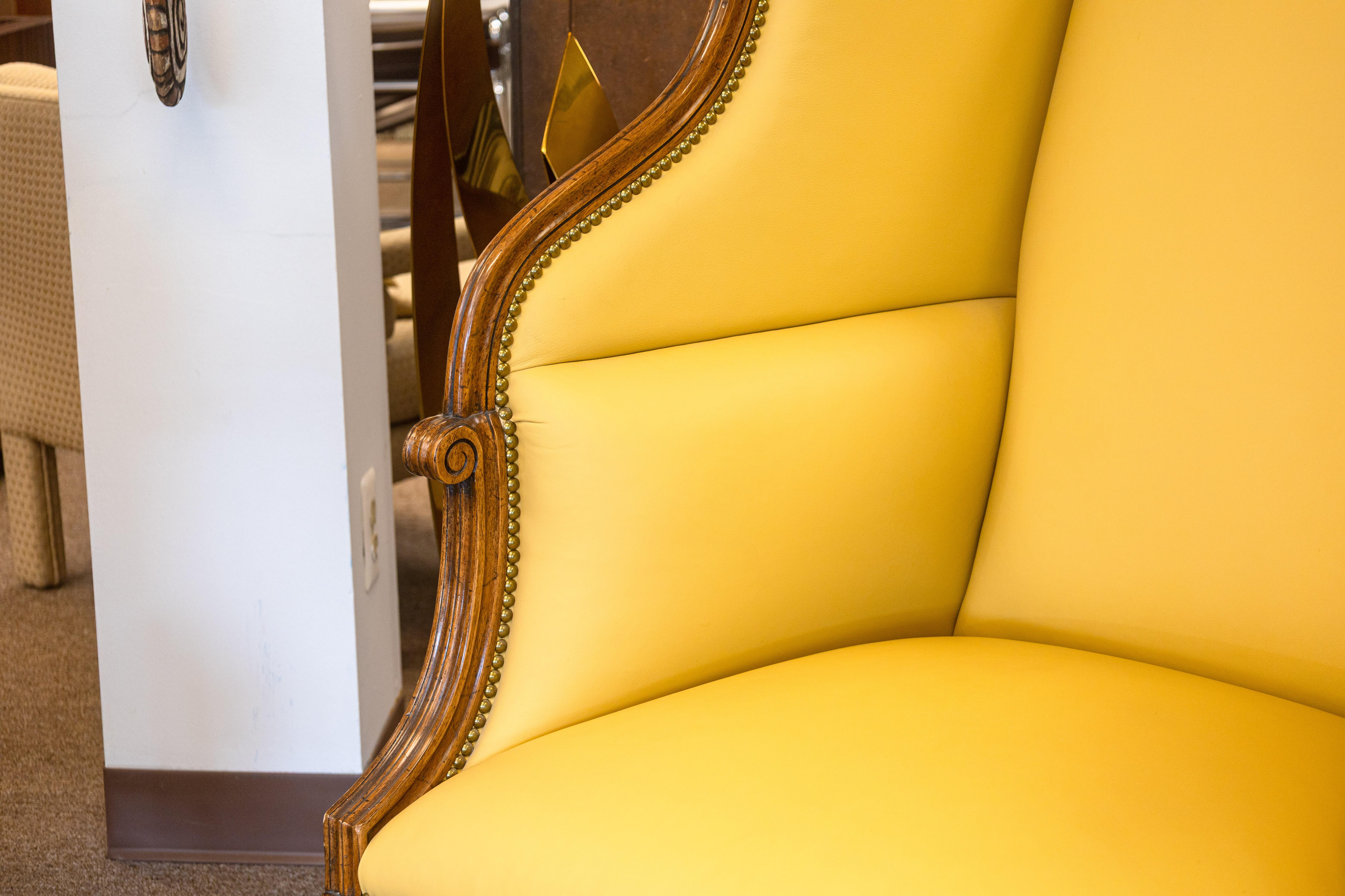 20ième siècle Paire de fauteuils contemporains Porter Highback de style William Switzer Louis XVI en vente