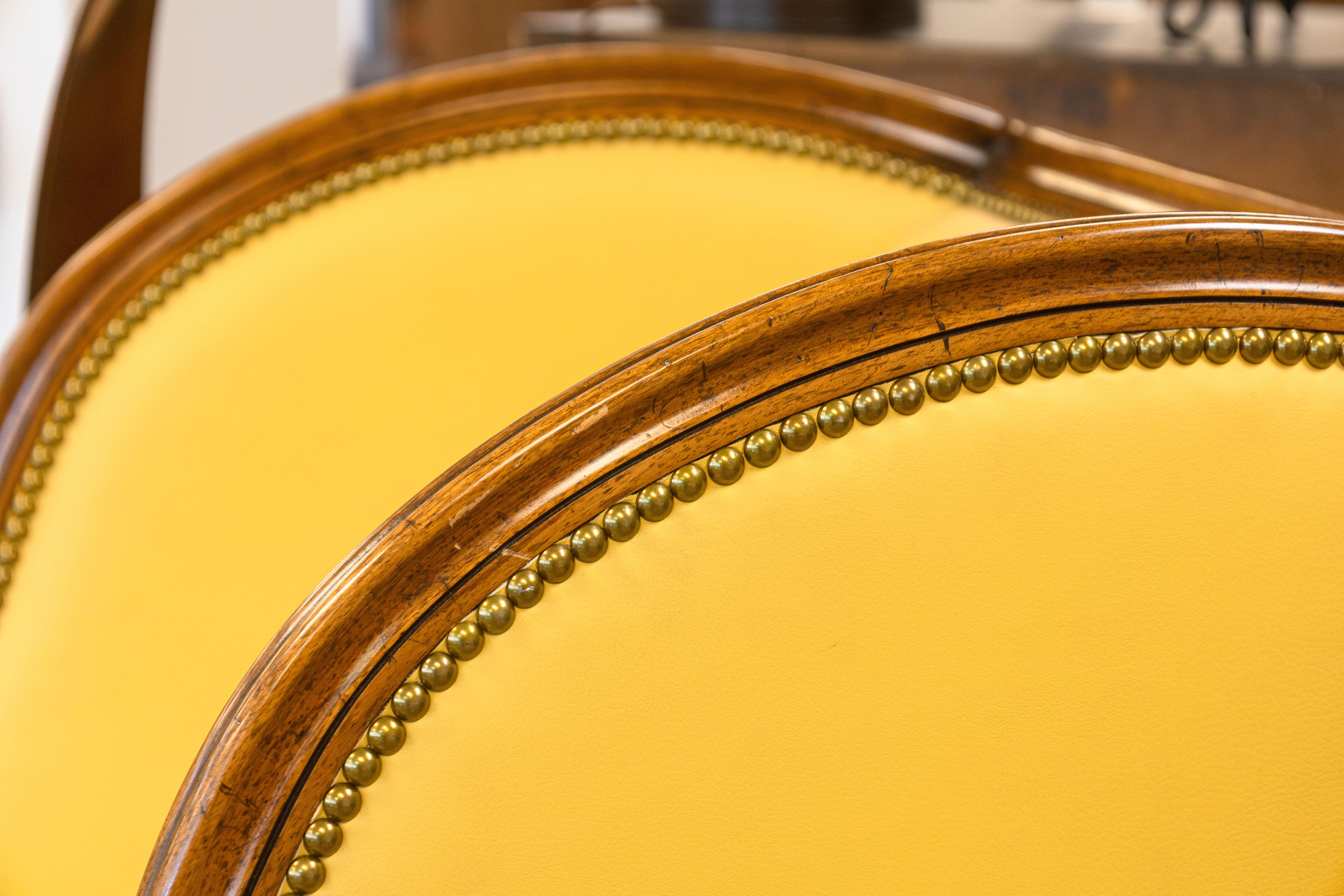 Paire de fauteuils contemporains Porter Highback de style William Switzer Louis XVI en vente 1