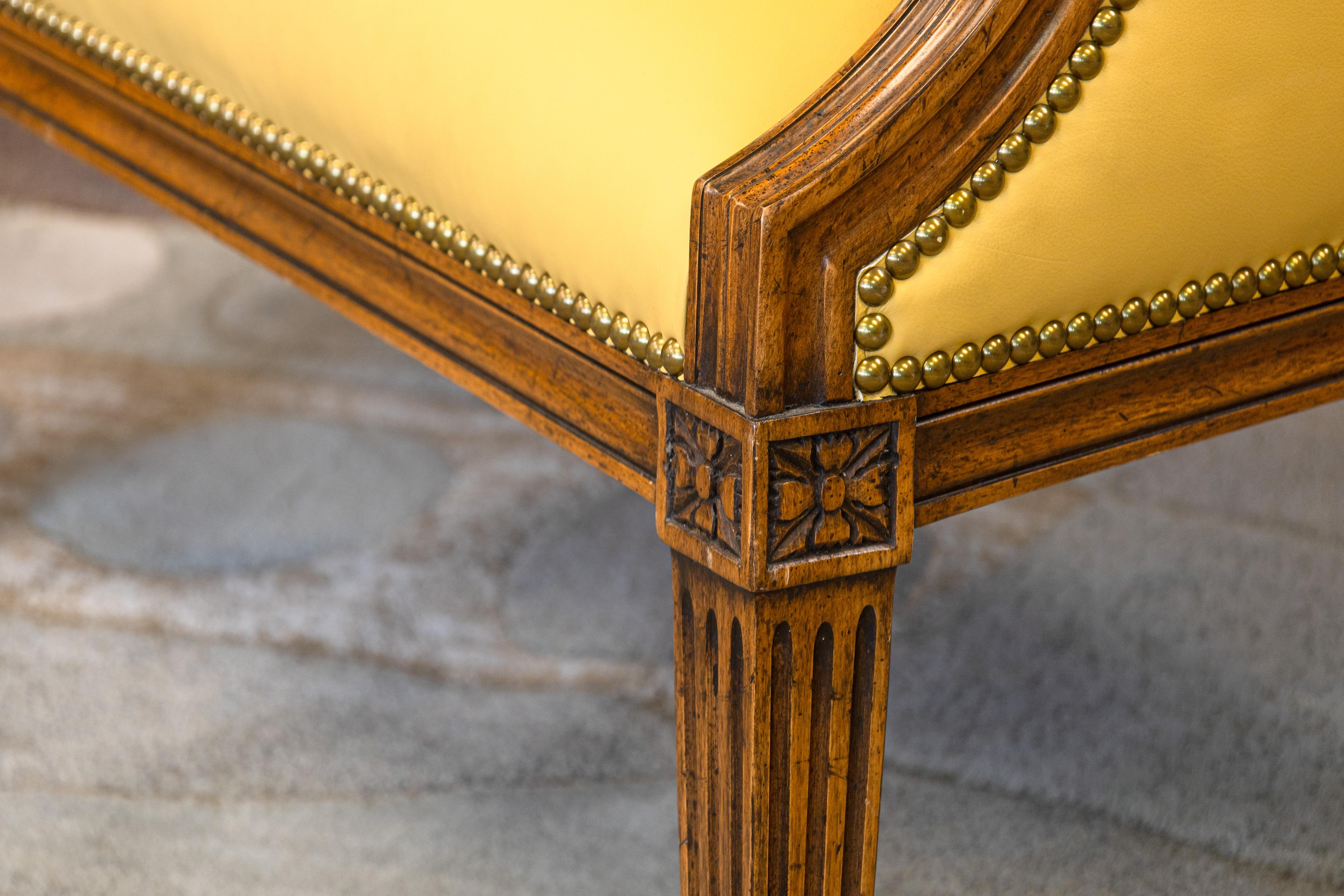 Paire de fauteuils contemporains Porter Highback de style William Switzer Louis XVI en vente 2