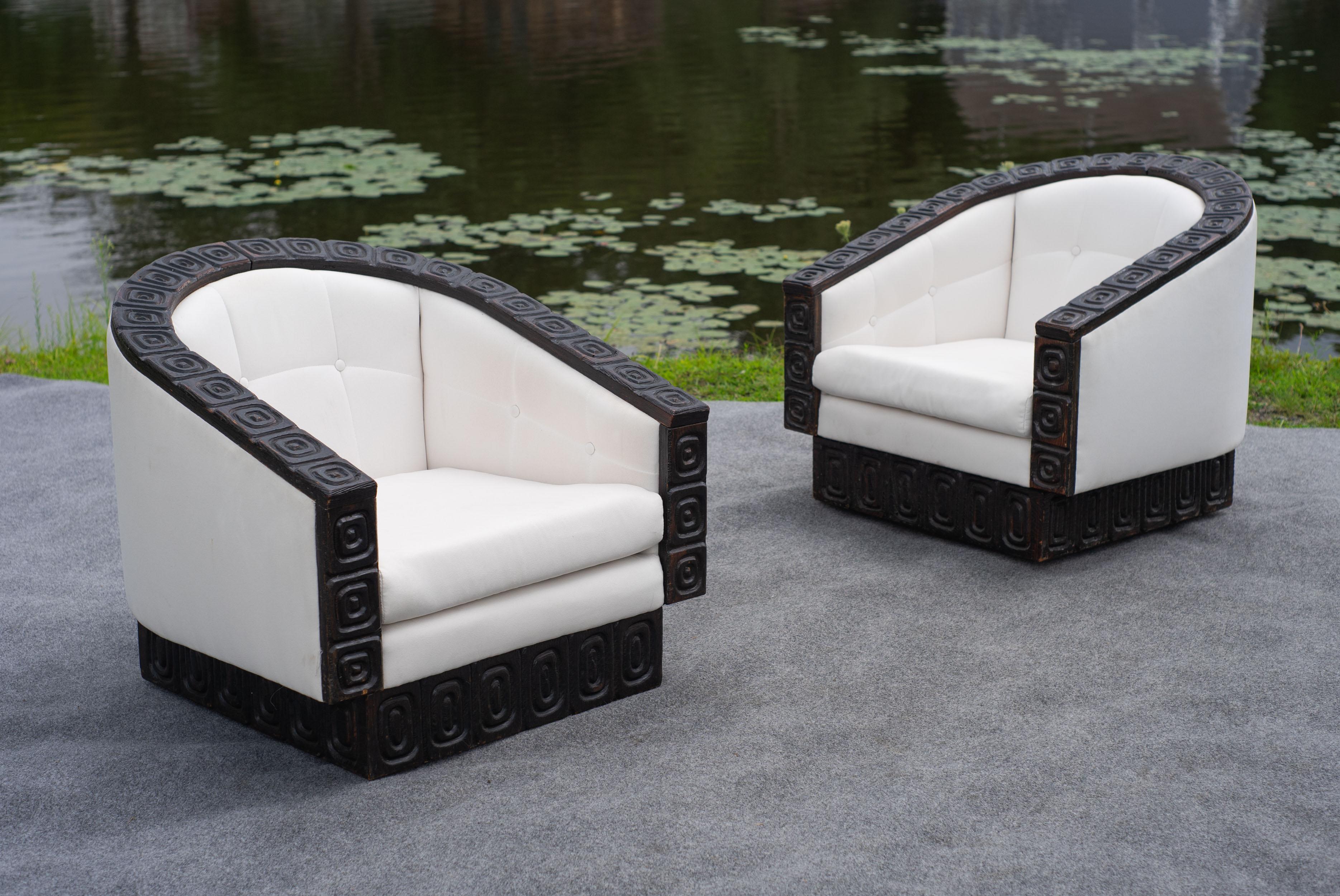 Tissu d'ameublement Paire de chaises longues pivotantes William Westenhaver Witco en cèdre et tissu blanc en vente