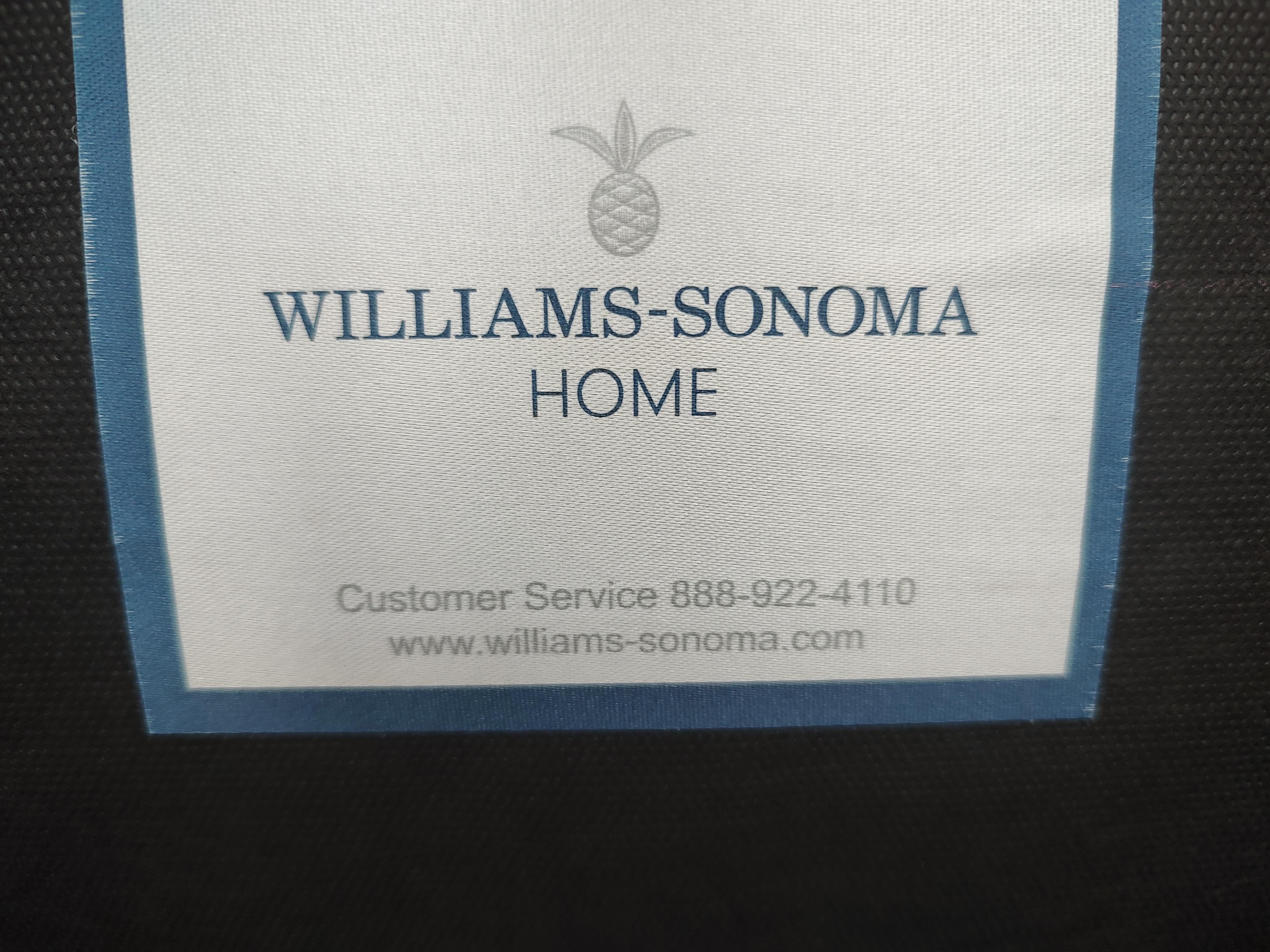 Paar Williams Sonoma James-Loungesessel mit Haaren auf Leder und X-Chromsockeln im Angebot 10