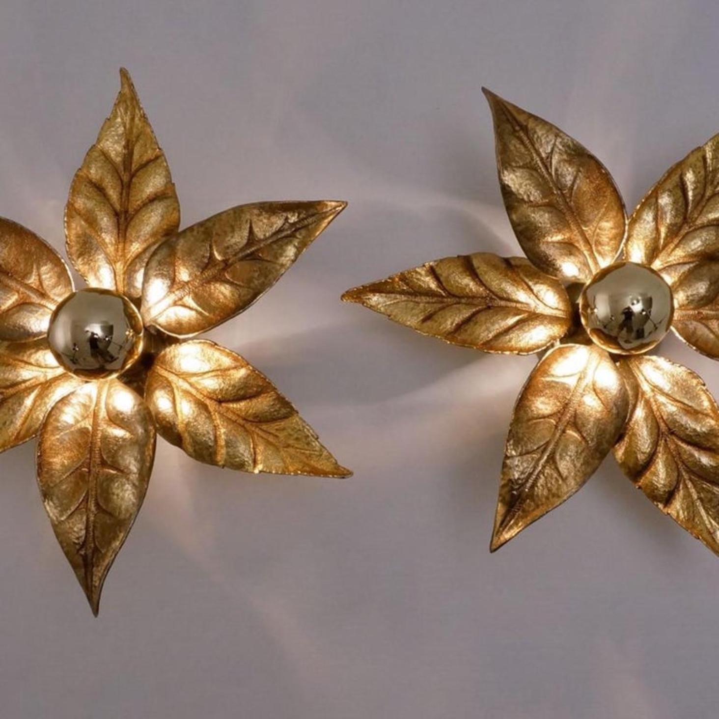 Brutalist Pair of Willy Daro Style Brass Flowers Wall Lights by Massive Lighting, 1970 For Sale