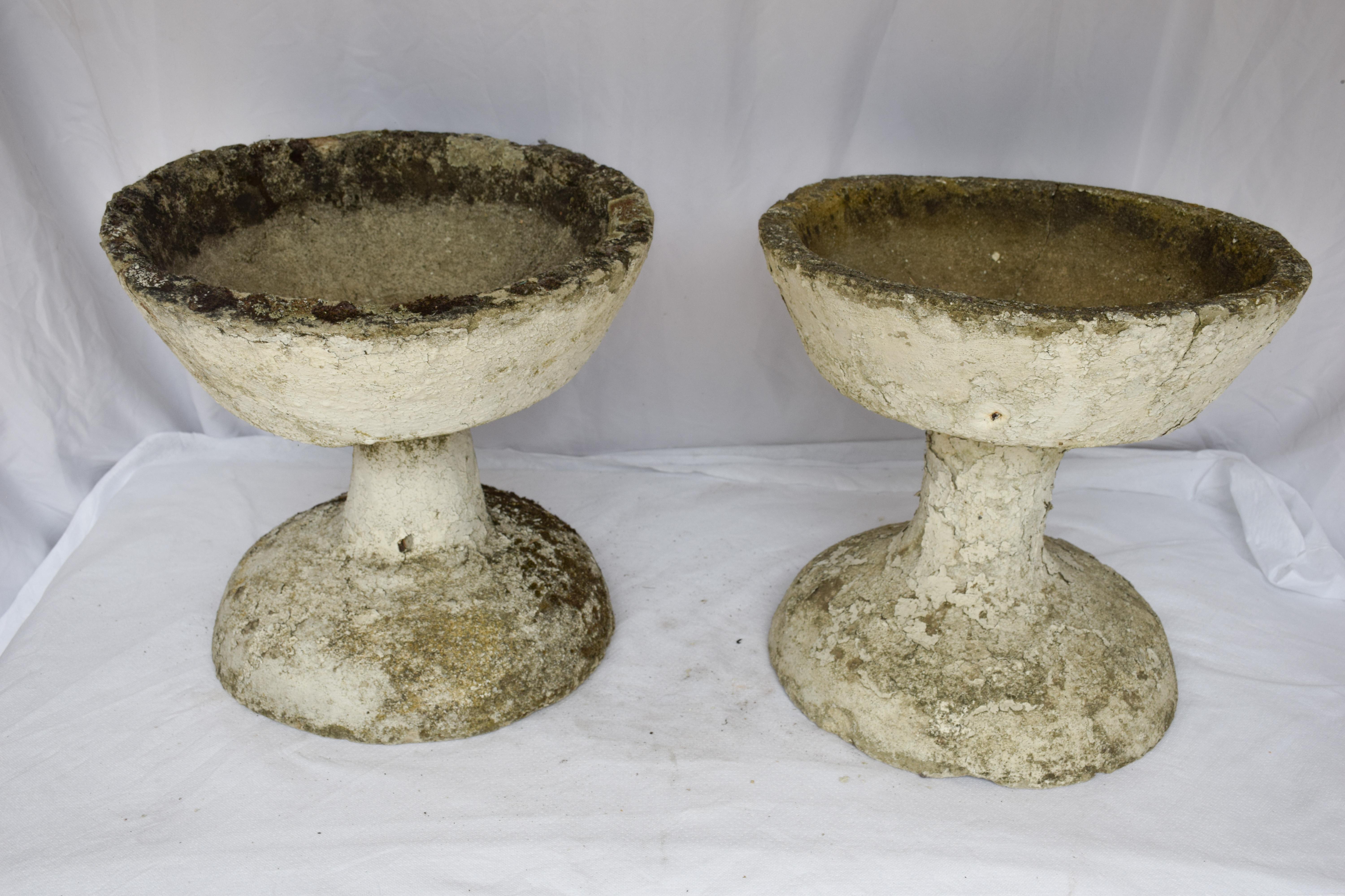Pair of Willy Guhl Bowl Shaped Footed 1960's Concrete Planters In Good Condition For Sale In Houston, TX