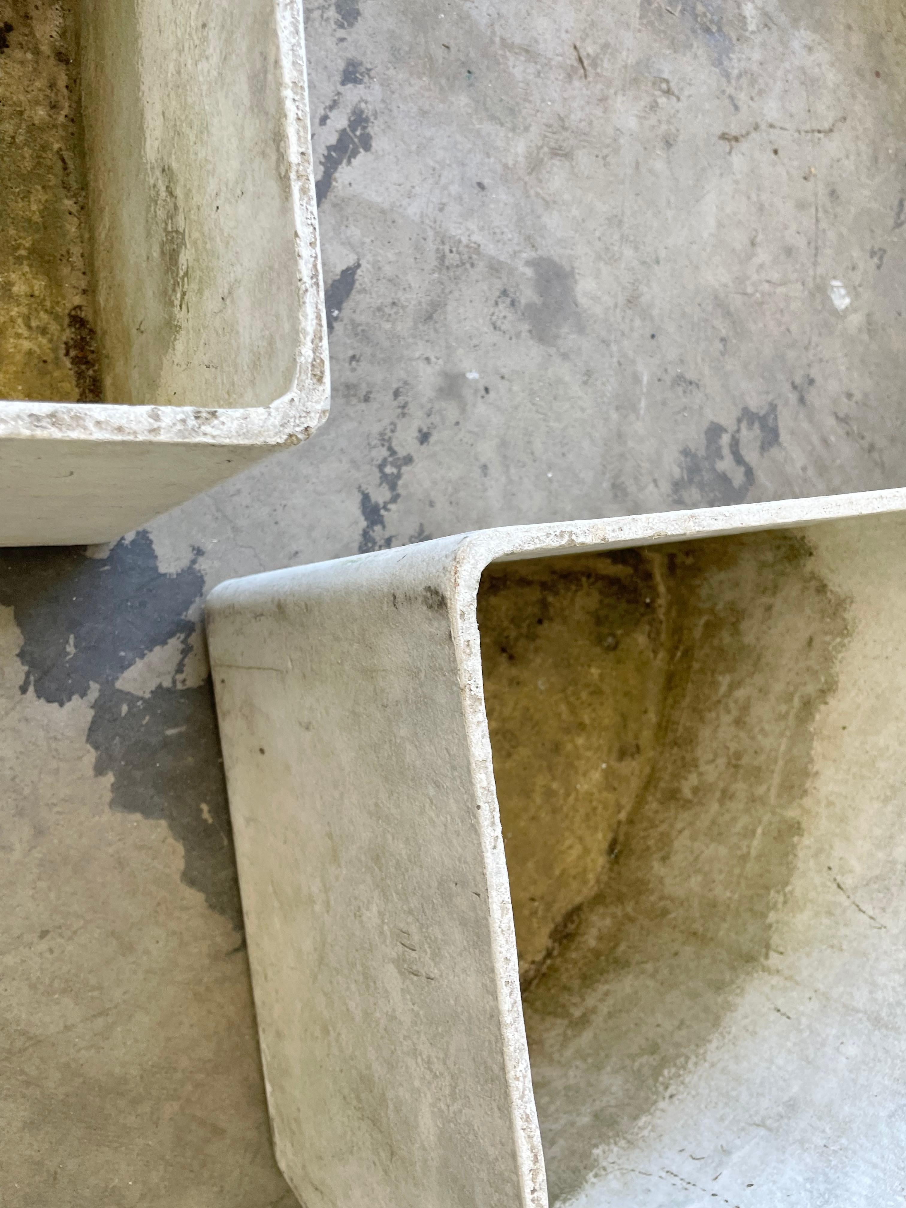 Pair of Willy Guhl Concrete Corner Planters 3