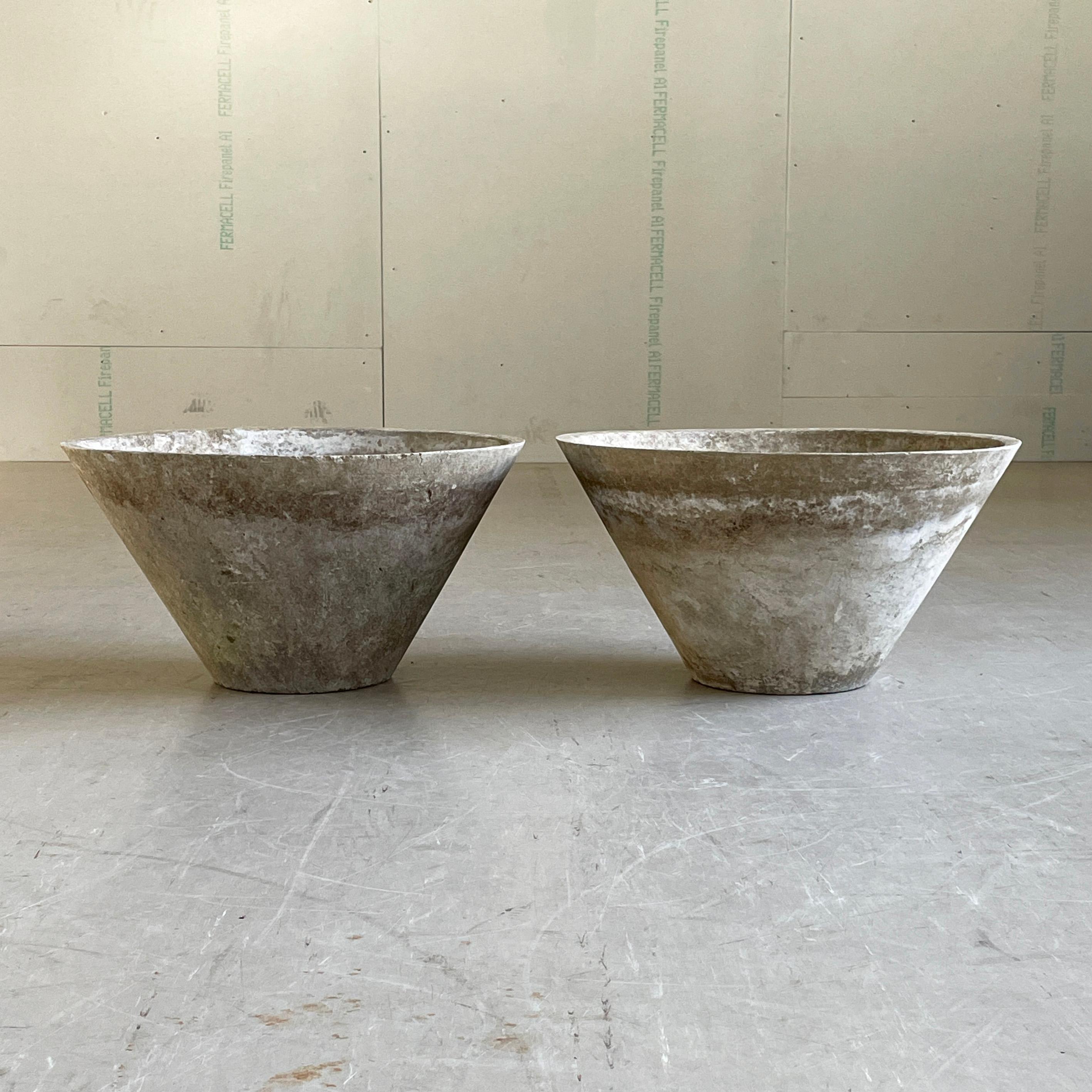Minimalist Pair of Willy Guhl Conical Planters #7&8 For Sale