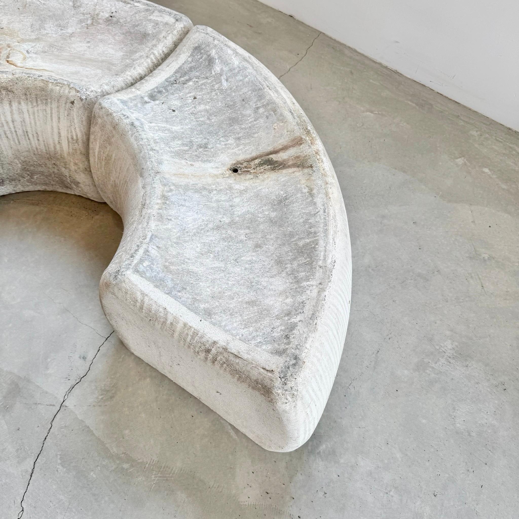 Milieu du XXe siècle Paire de bancs en béton incurvés Willy Guhl, années 1960, Suisse en vente
