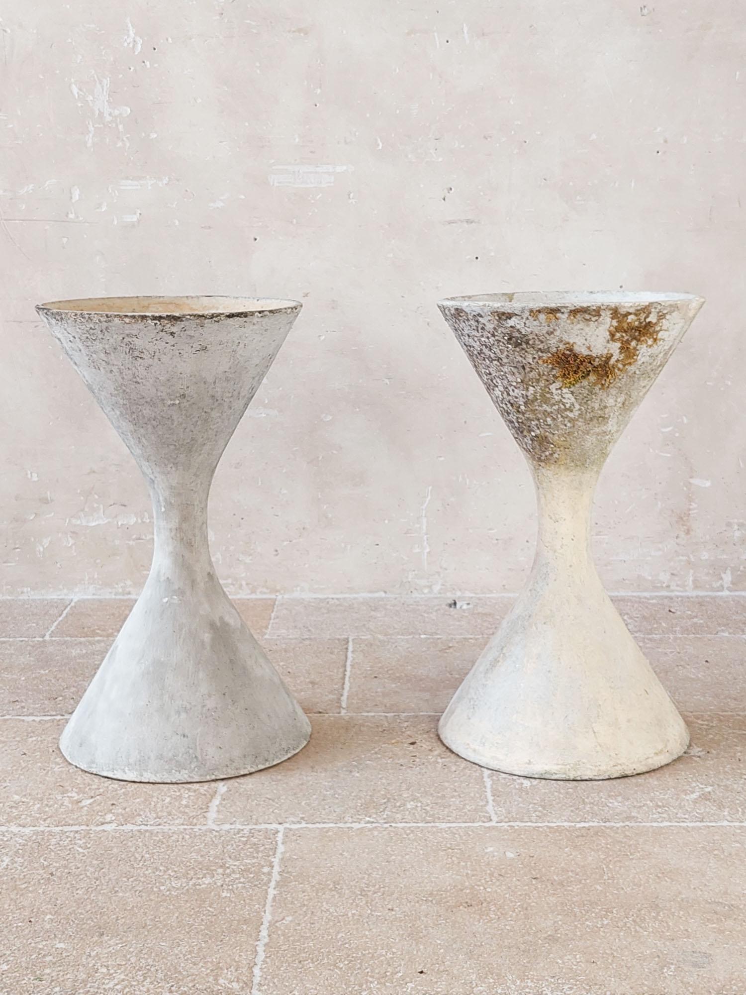 Swiss Pair of Willy Guhl Diablo Hourglass Planters by Eternit For Sale