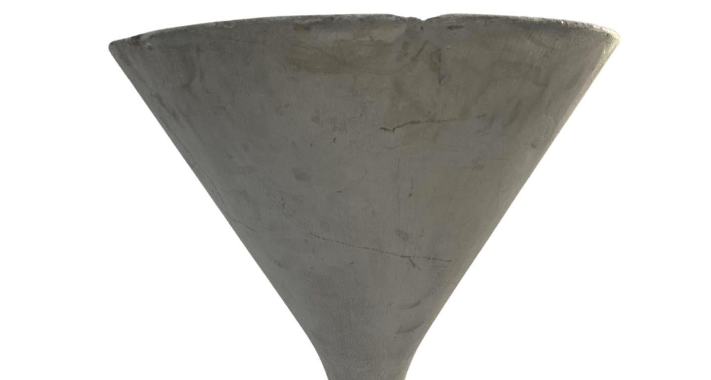 Ein Paar Willy Guhl für Eternit 'Diablo' Betonspindel-Pflanzgefäße, CIRCA 1968. im Angebot 2