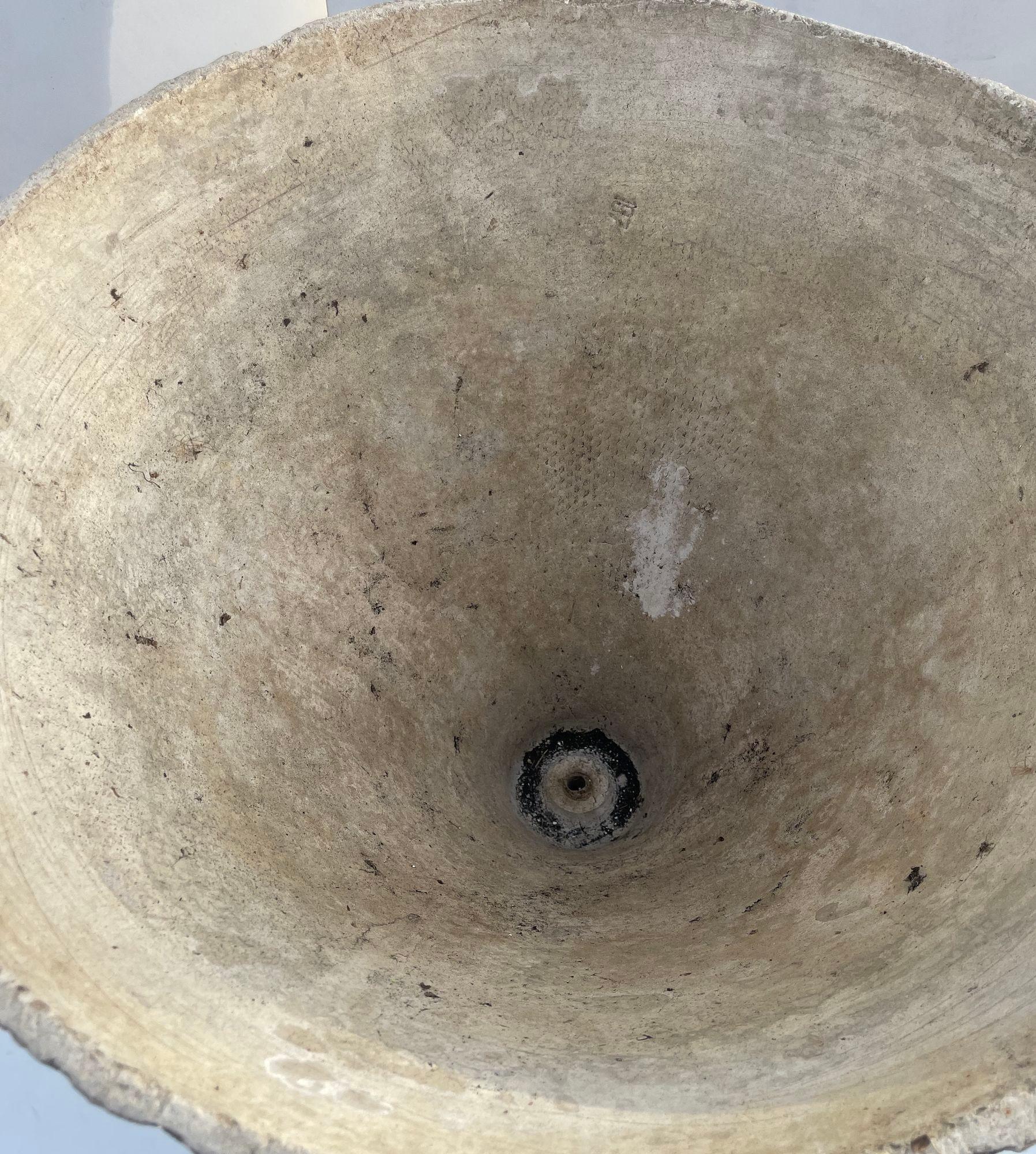Ein Paar Willy Guhl für Eternit 'Diablo' Betonspindel-Pflanzgefäße, CIRCA 1968. im Angebot 3