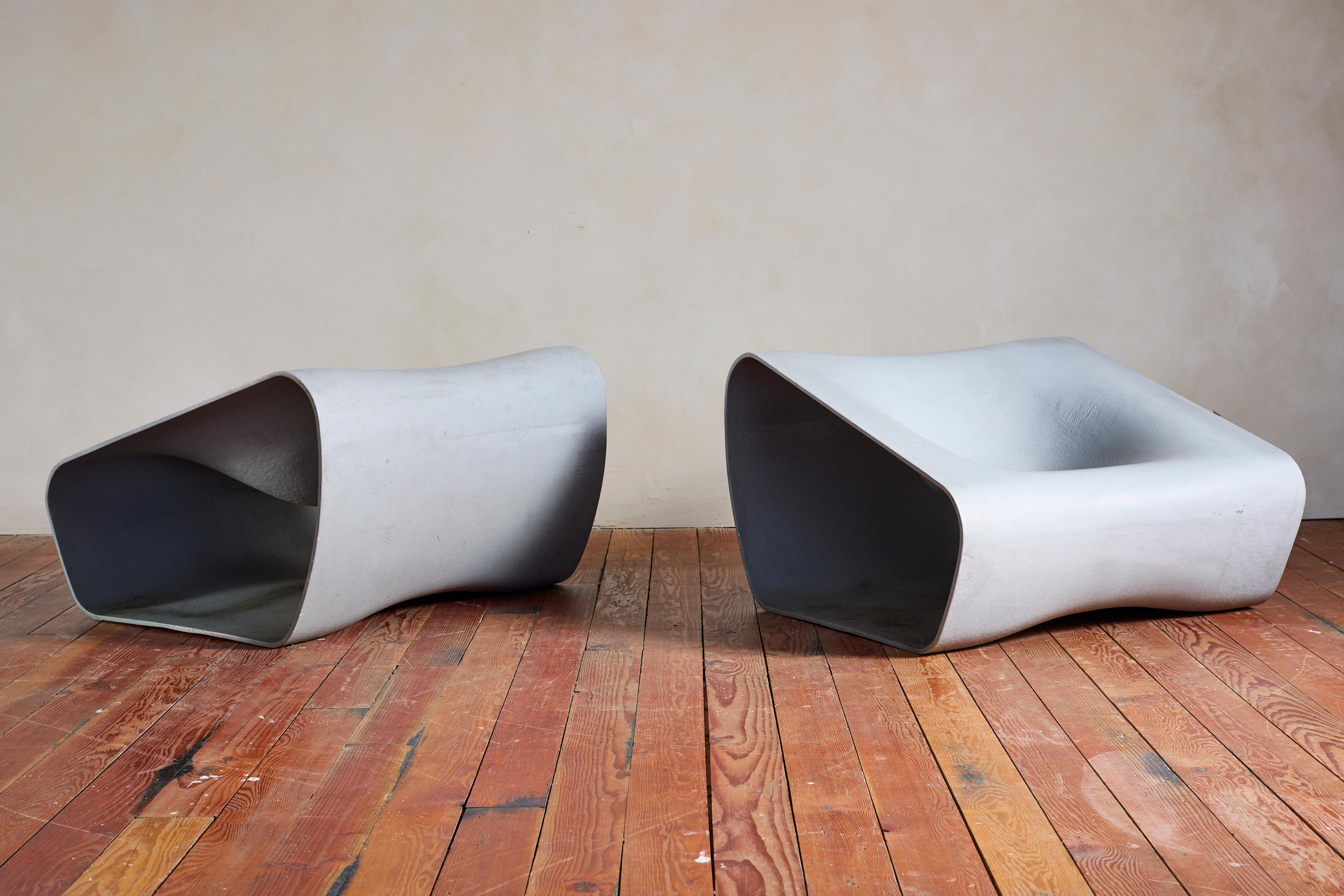 Suisse Paire de chaises de style Willy Guhl en vente