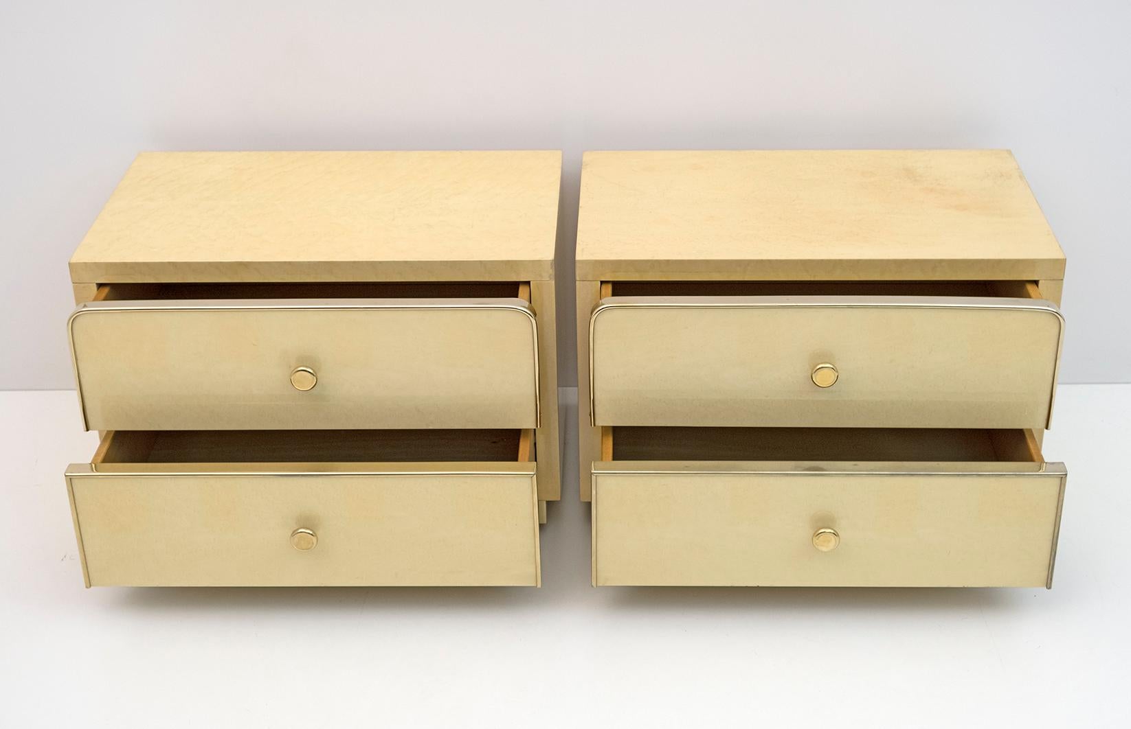 Pair of Willy Rizzo Style Italian Maple Wood and Brass Night Stands, 1980s In Good Condition In Puglia, Puglia