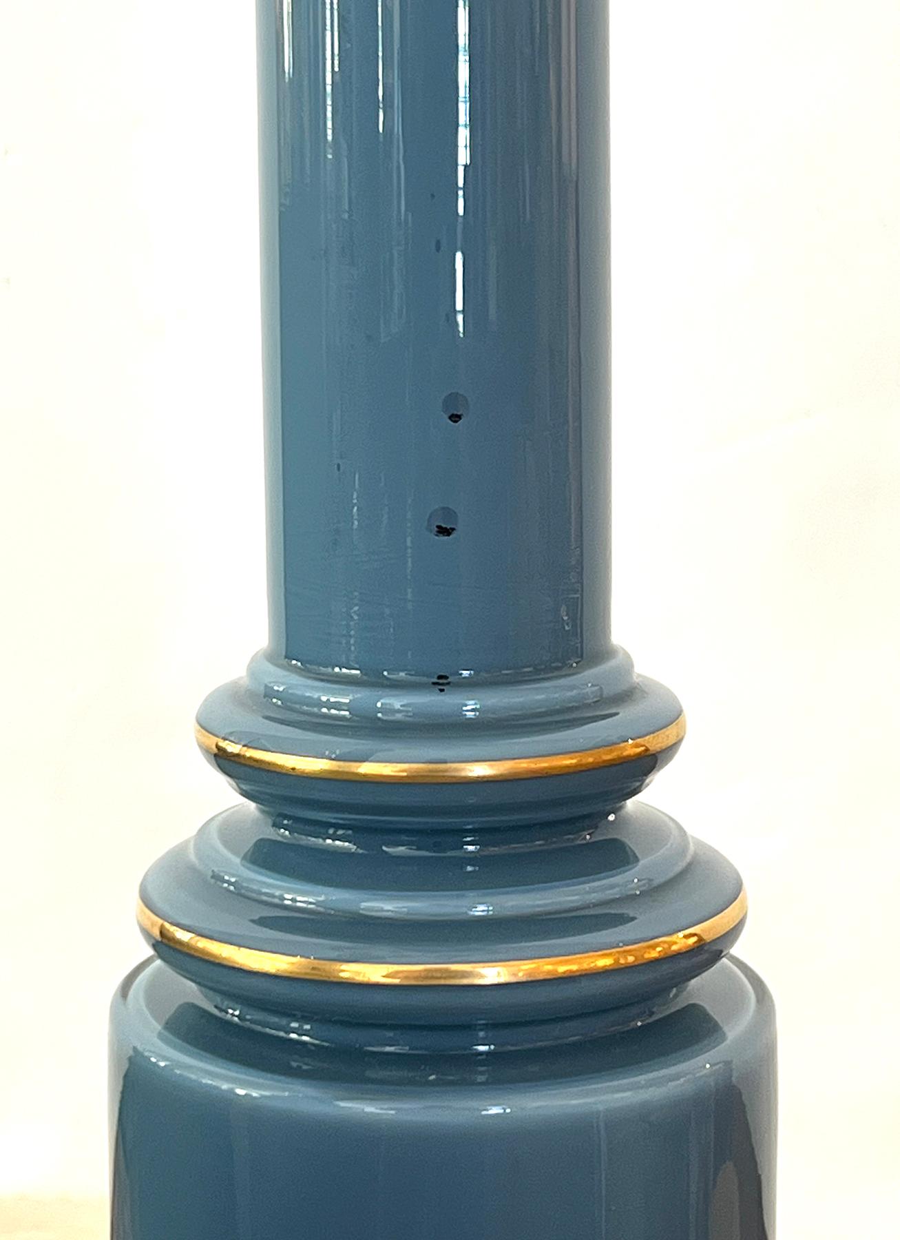 Mid-Century Modern Pair of Wilmar Lamp Co. Steel-Blue Cased-Glass Columnar Lamps en vente