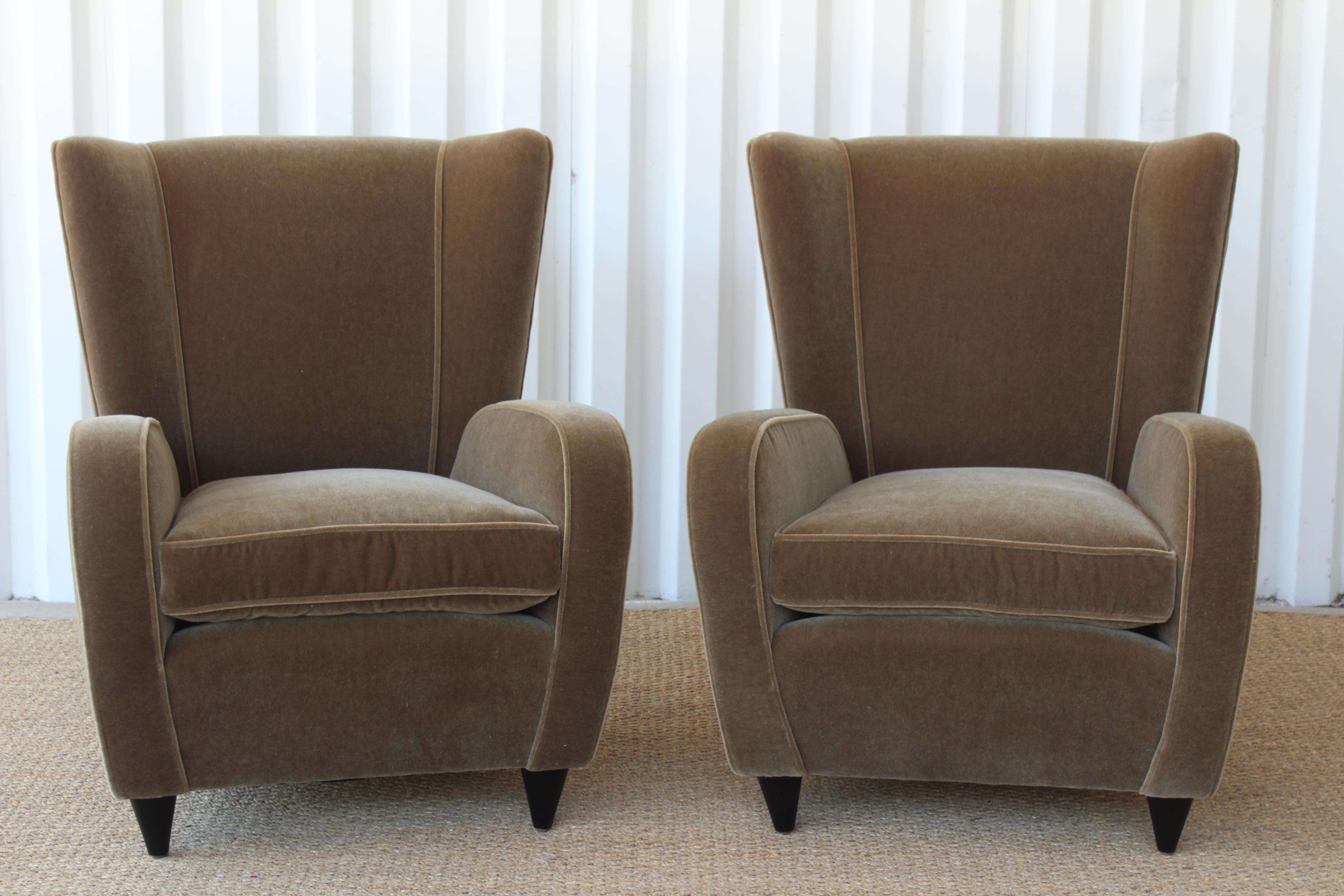 Pair of Wing Chairs by Paolo Buffa, Italy, 1940s In Excellent Condition In Los Angeles, CA