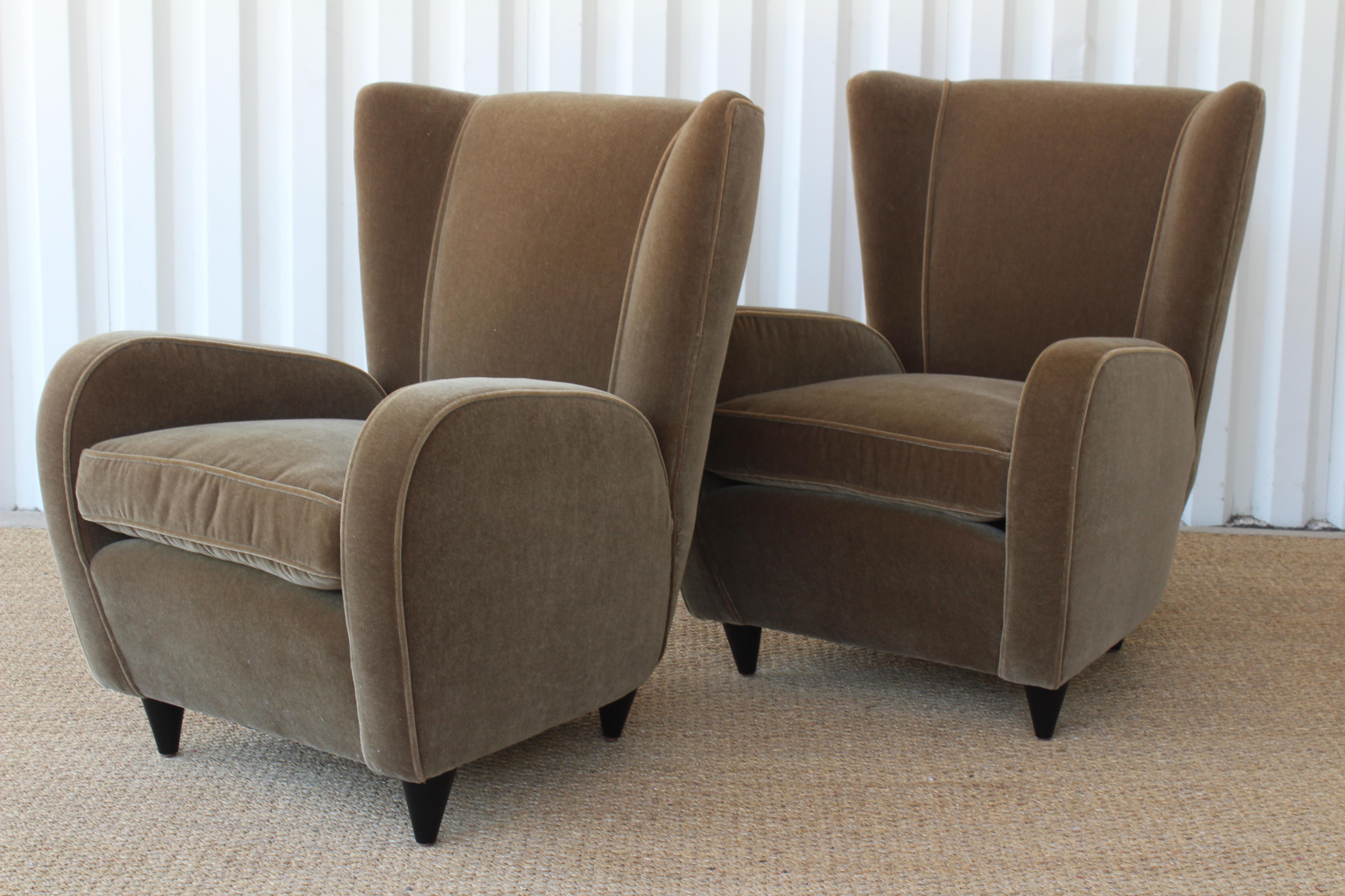 Mid-20th Century Pair of Wing Chairs by Paolo Buffa, Italy, 1940s