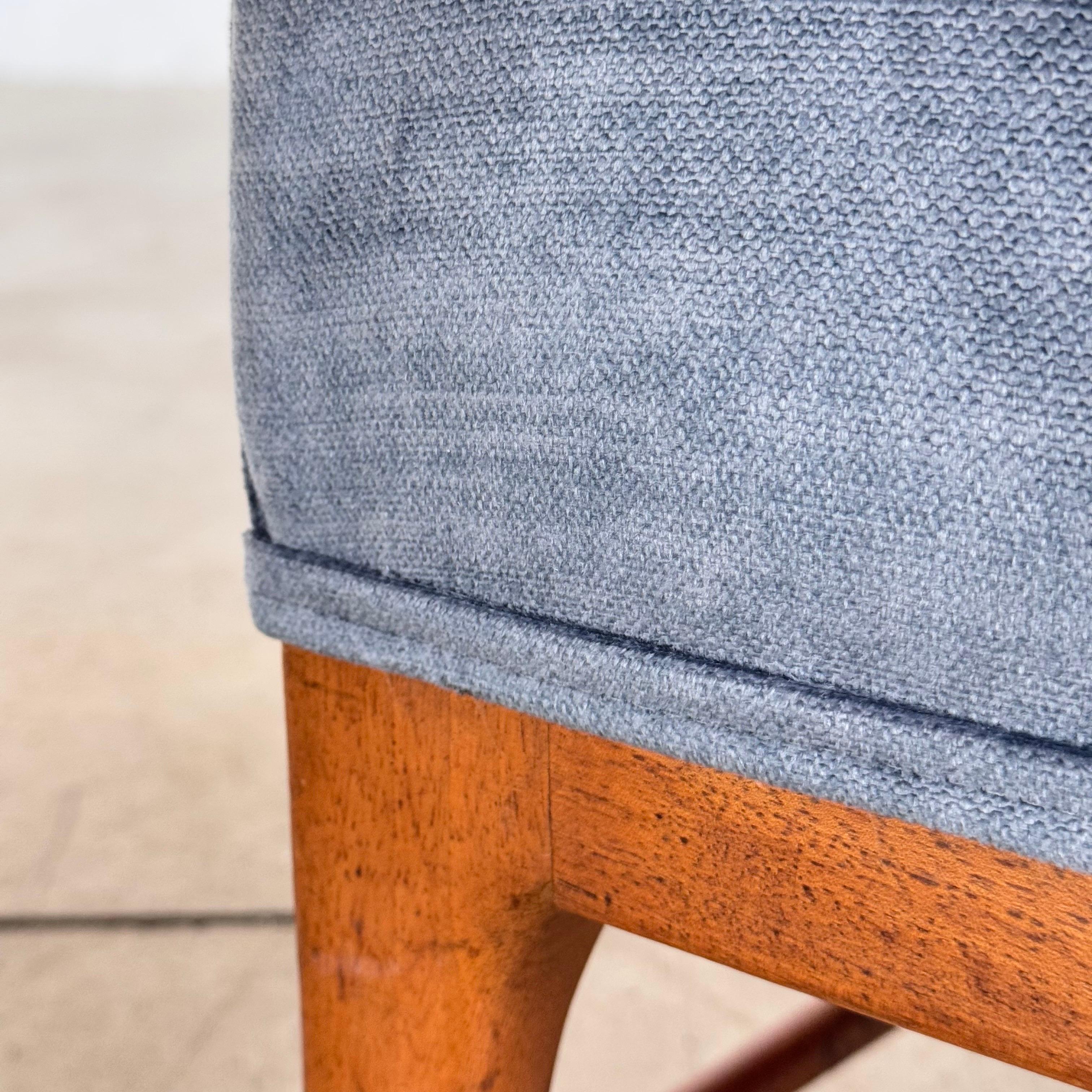 Coppia di poltrone Wingback di Paolo Buffa per Framar, Italia, anni '50 in vendita 11