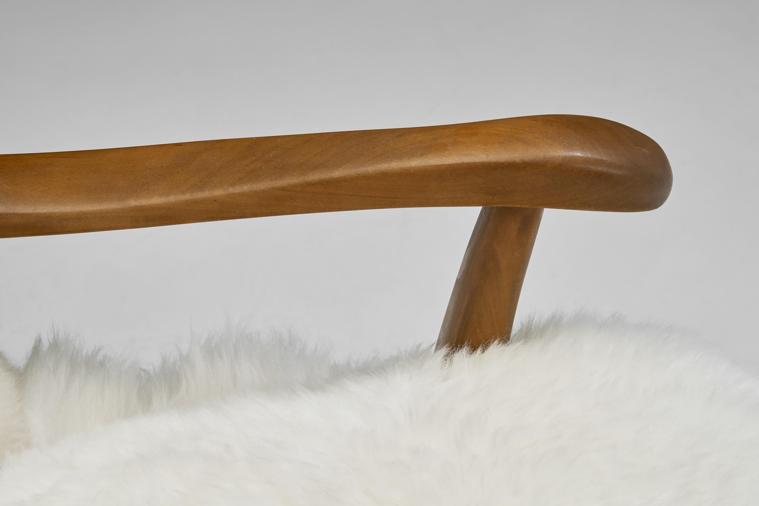 Paire de fauteuils Wingback en peau de mouton, Europe 20ème siècle en vente 6