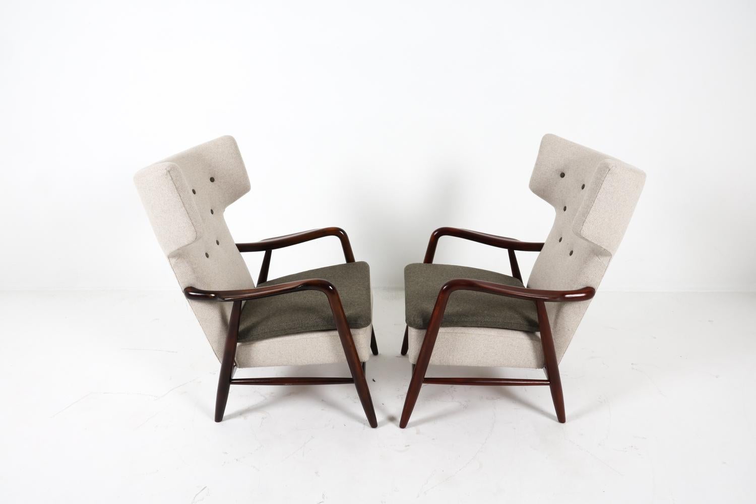 Danois Pair of Wingback Beech Lounge Chairs by Niels & Eva Koppel, 1947 en vente