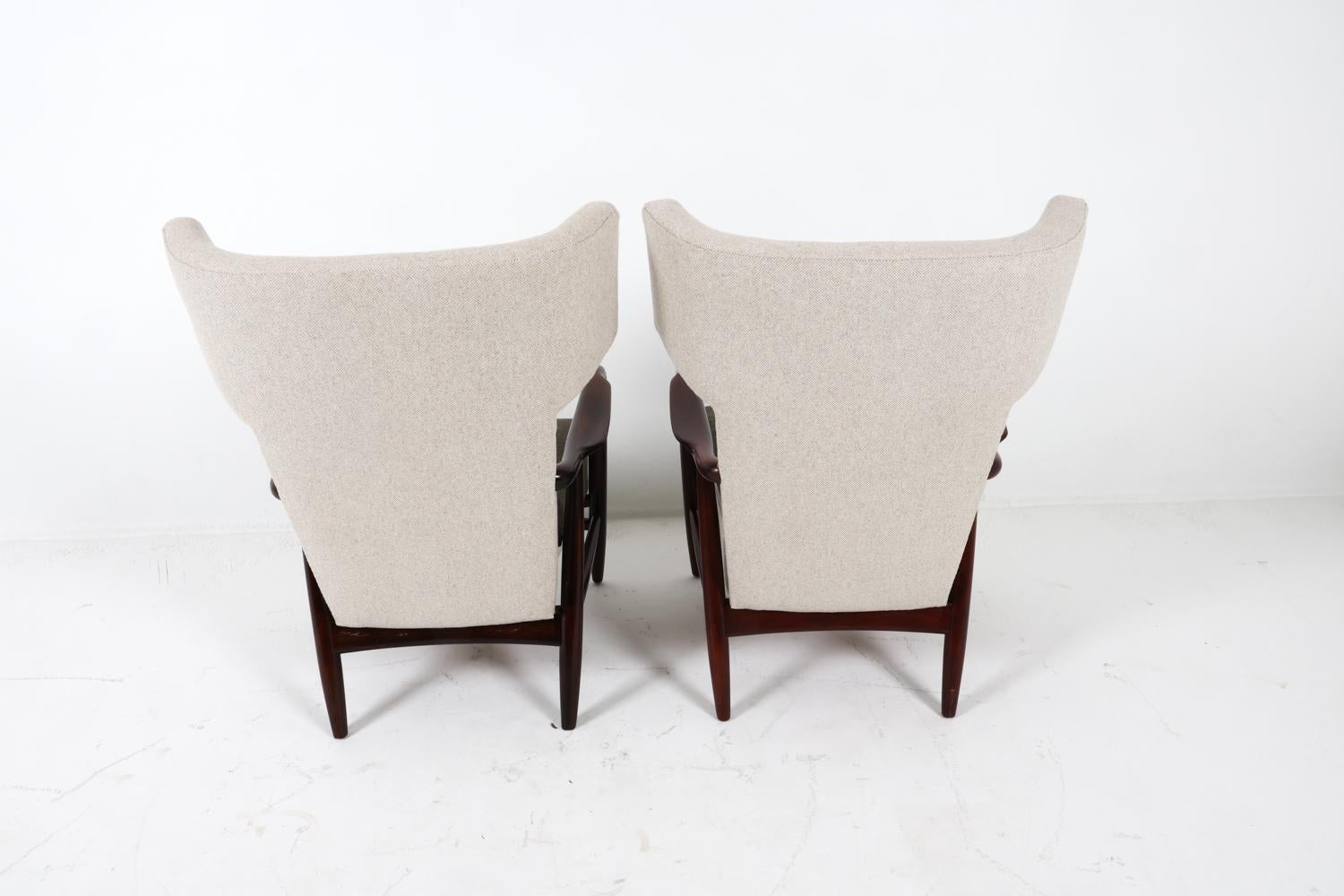 Pair of Wingback Beech Lounge Chairs by Niels & Eva Koppel, 1947 Bon état - En vente à Norwalk, CT