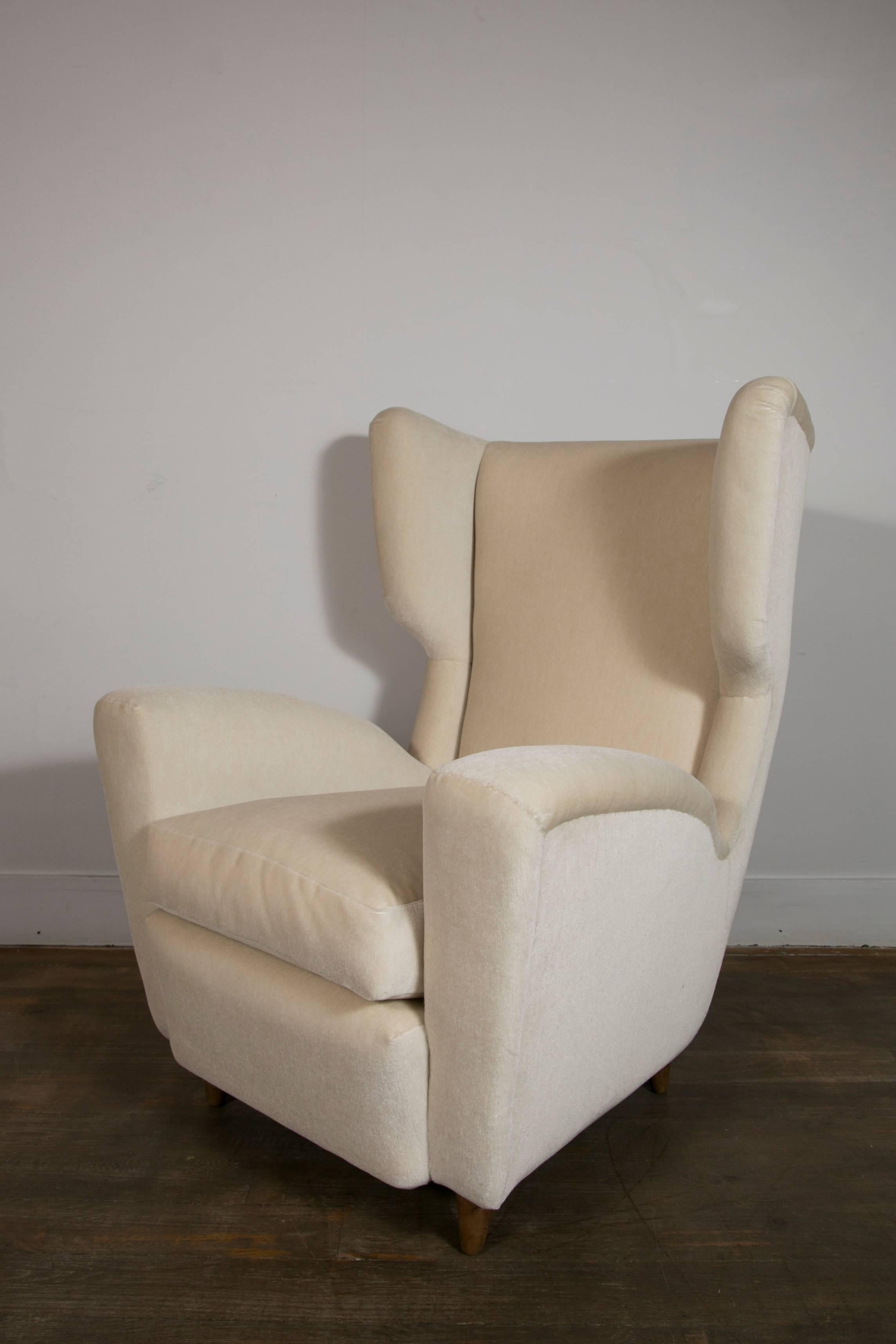 Pair of Wingback Chairs, Italy, 1950s In Good Condition In Paris, Ile-de-France