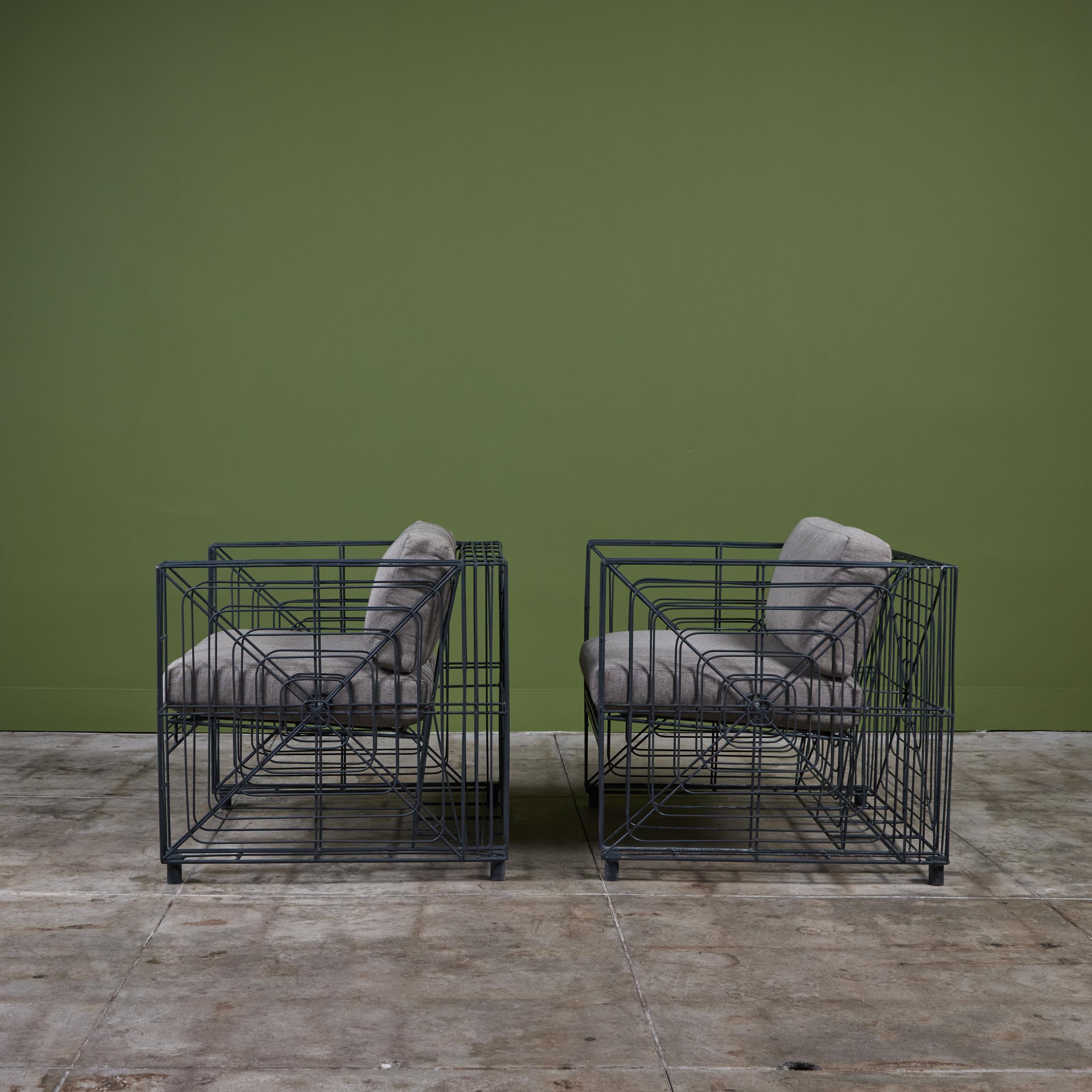 Pareja de Sillones Cubo de Alambre para Patio siglo XX en venta