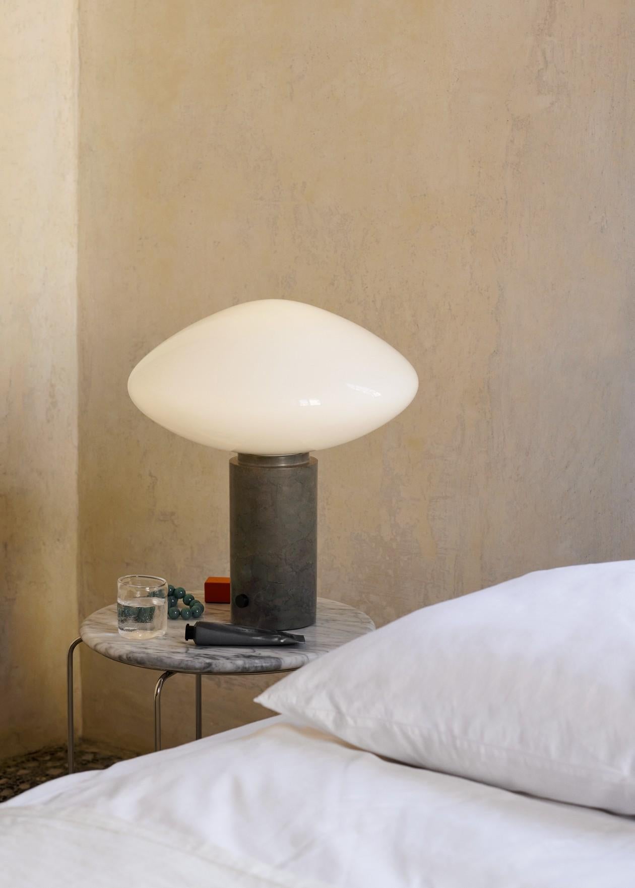 Coppia di sgabelli Wire Stool VP11, acciaio lucidato a specchio/Bianco Carrara, di Verner Panton in vendita 2