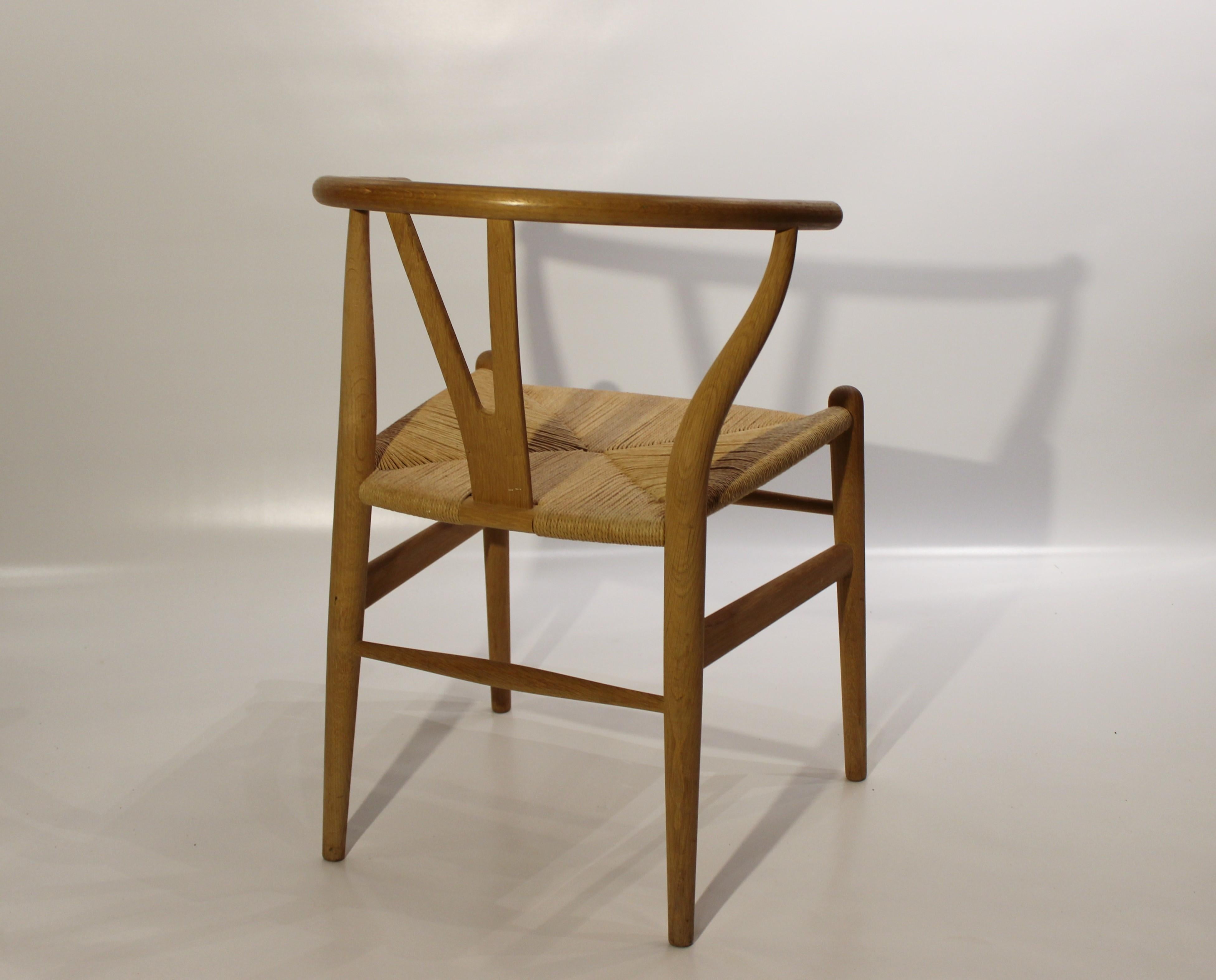 Papercord Pair of Wishbone Chairs, in Oak, Model CH24, Hans J. Wegner