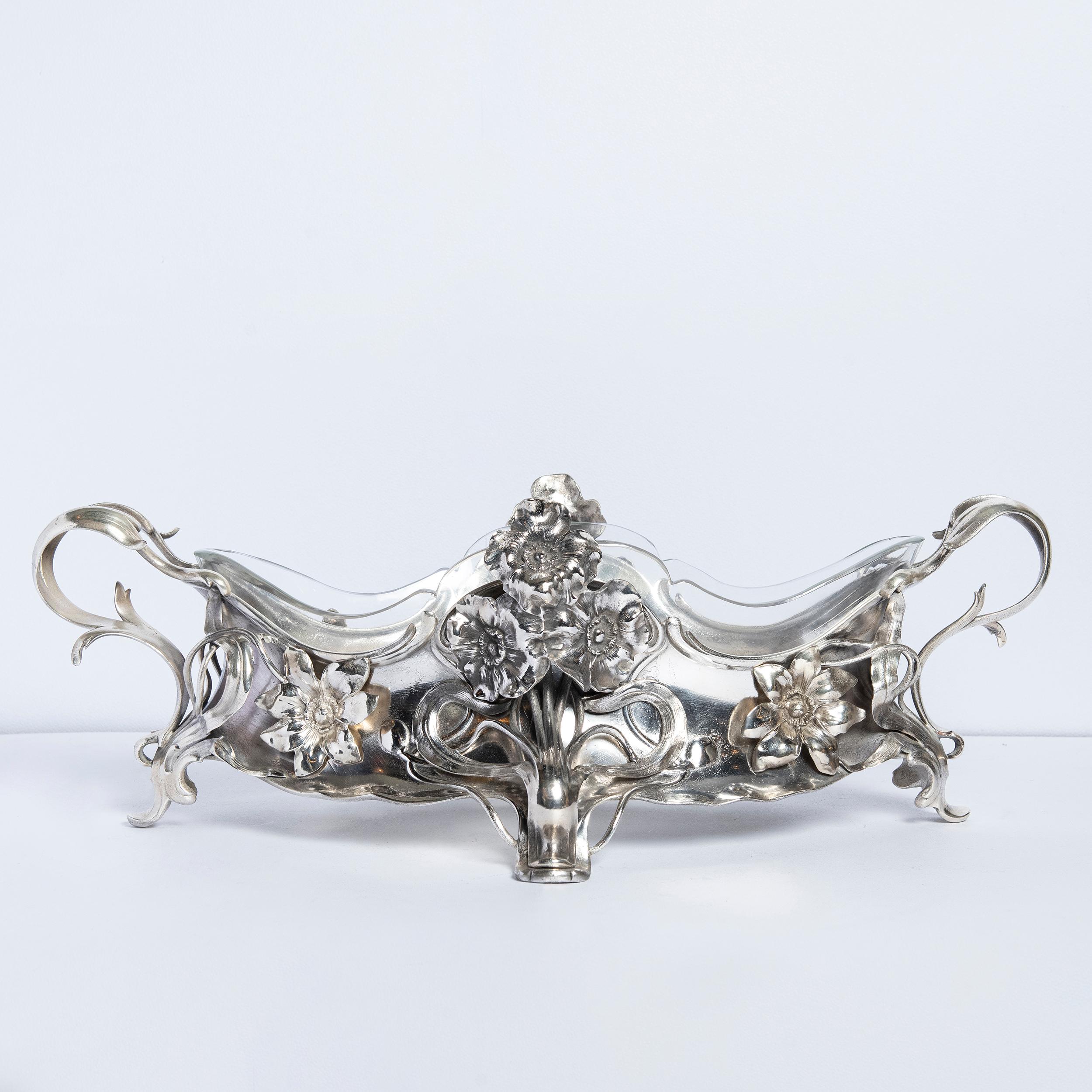Coppia di jardinière in argento W.M.F., periodo Jugendstil, circa 1900.