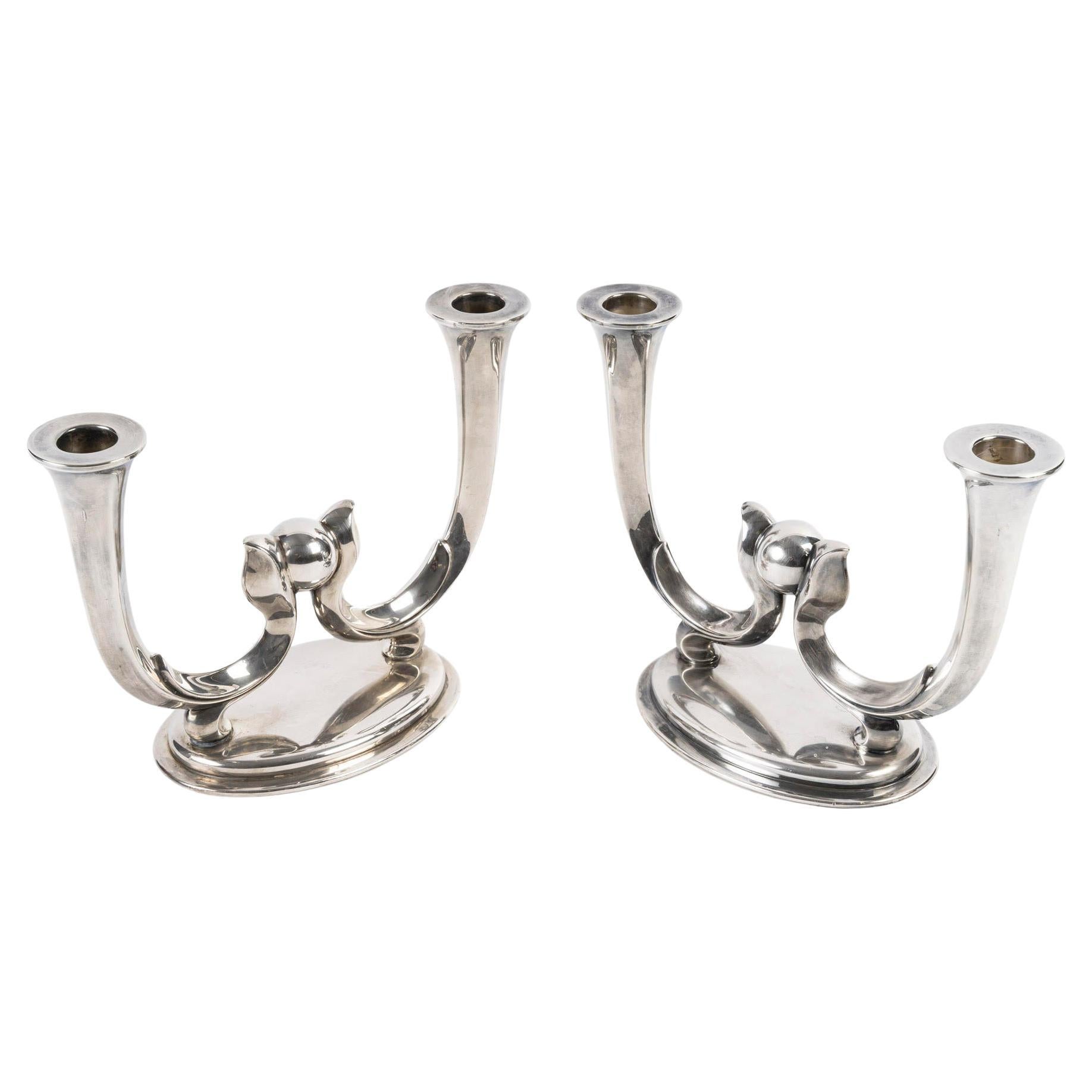 Coppia di candelieri placcati in argento WMF, 1930 circa, periodo Art Deco.
