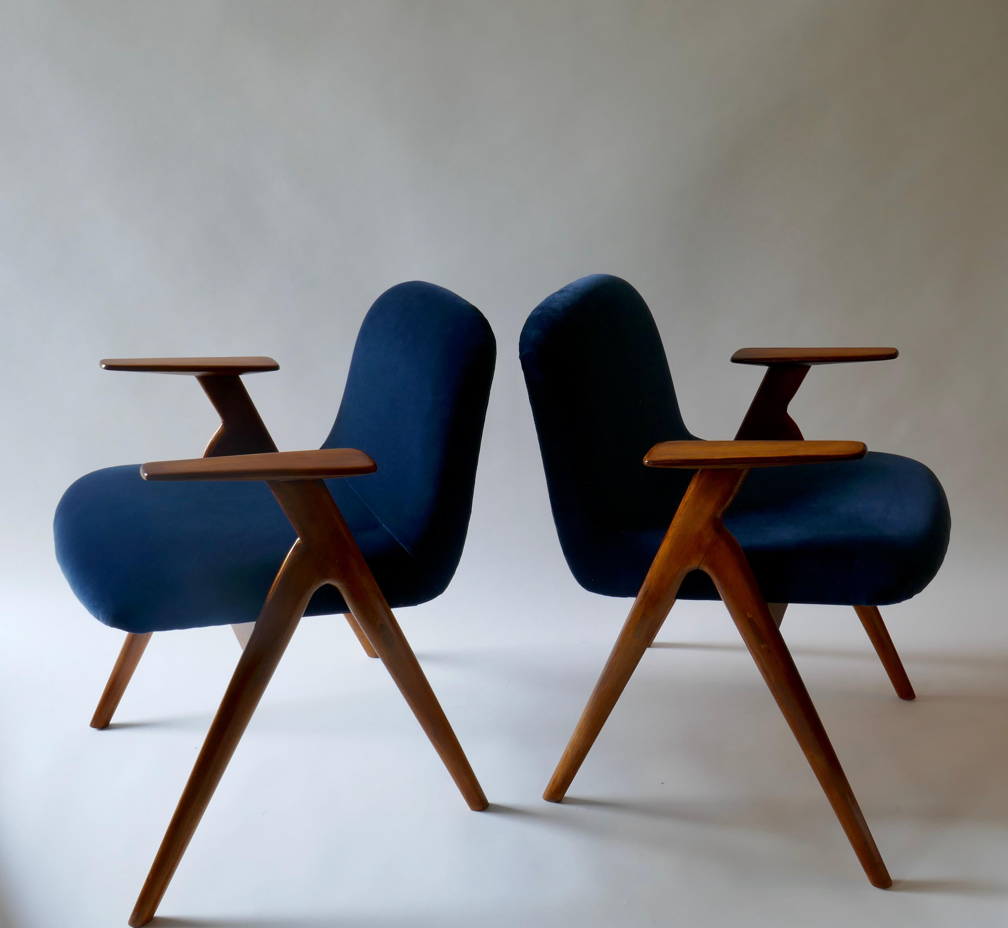 Pair of  Wood and Blue Velvet Armchairs, Italy, 1960s 3