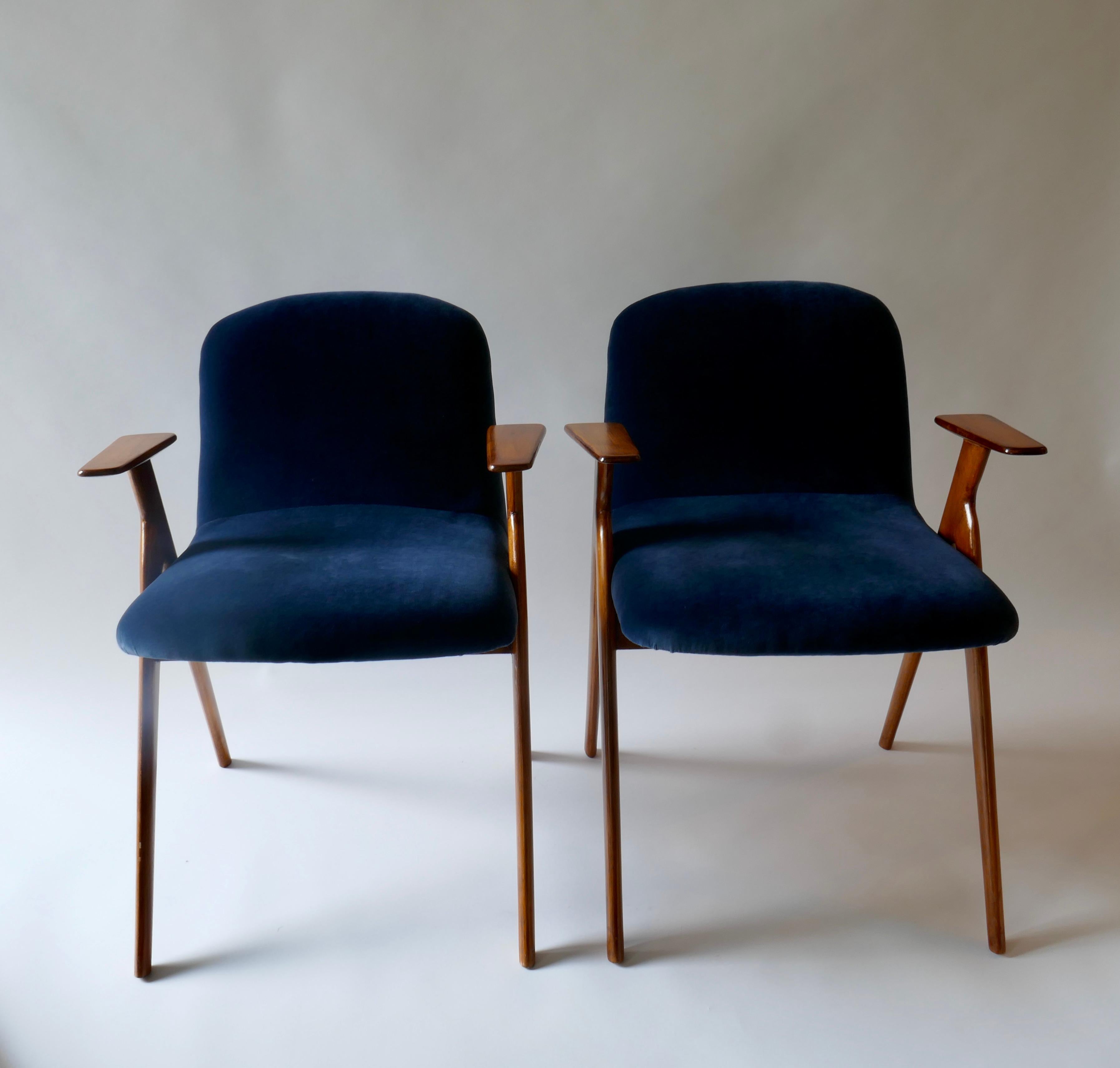 Pair of  Wood and Blue Velvet Armchairs, Italy, 1960s 4