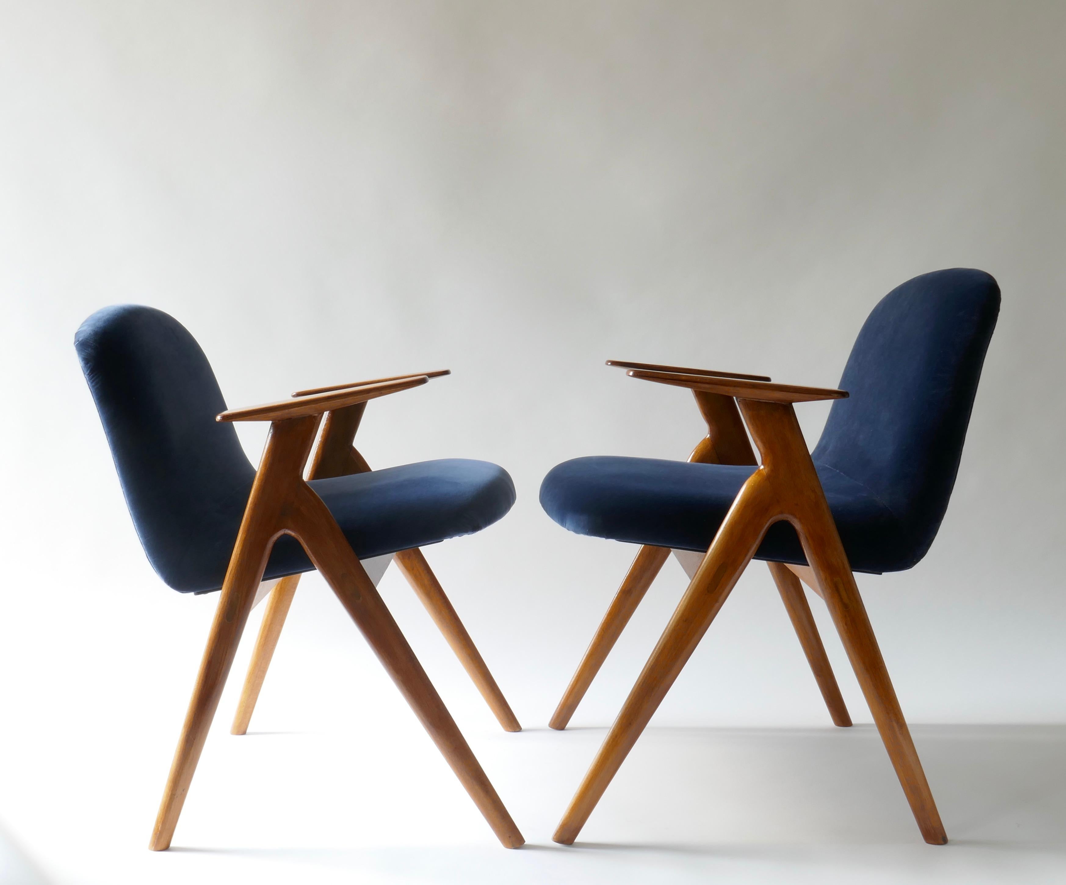 Mid-Century Modern Pair of  Wood and Blue Velvet Armchairs, Italy, 1960s