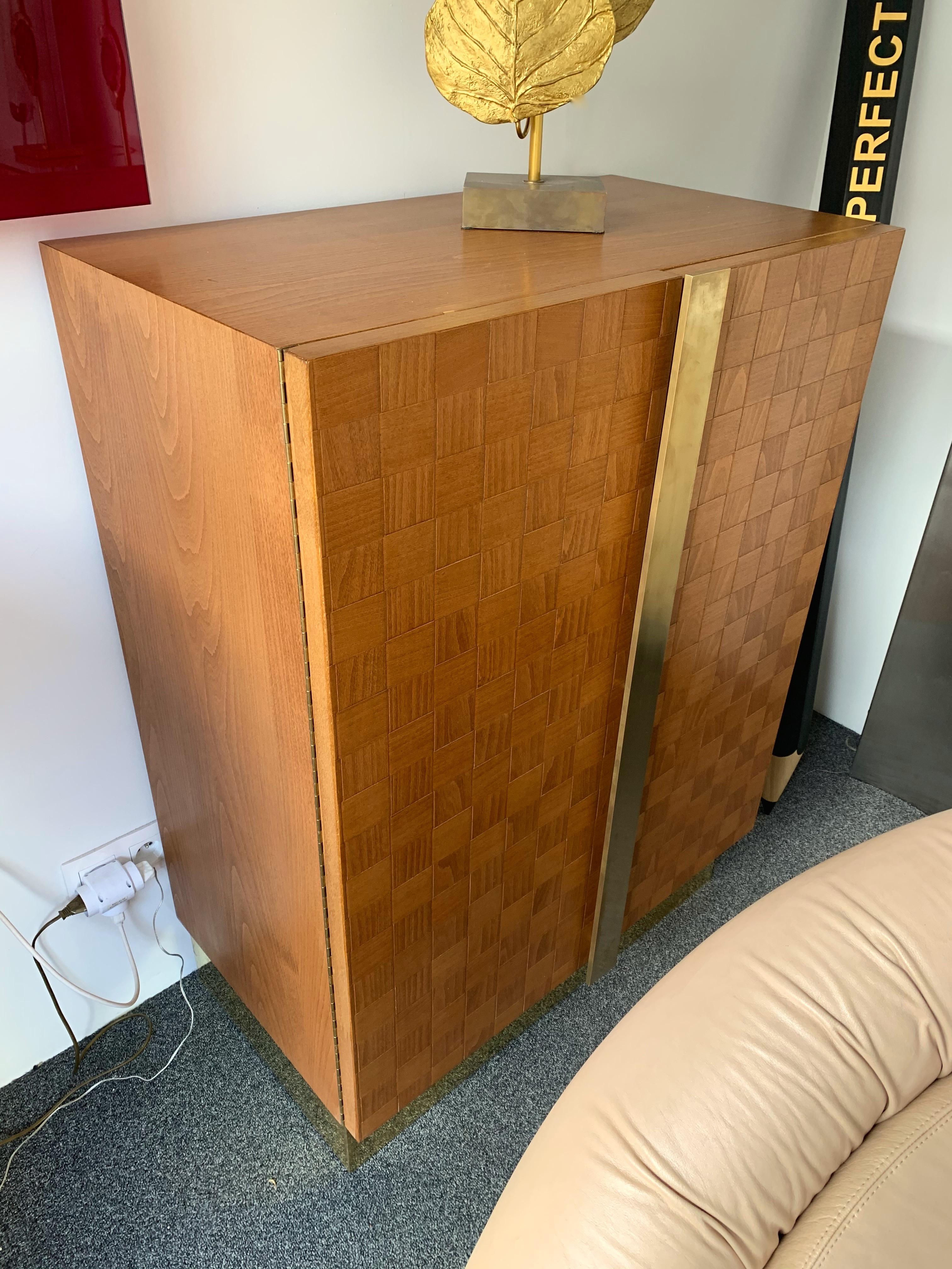 Pair of Wood and Brass Cabinets by Giorgetti. Italy, 1980s In Good Condition In SAINT-OUEN, FR