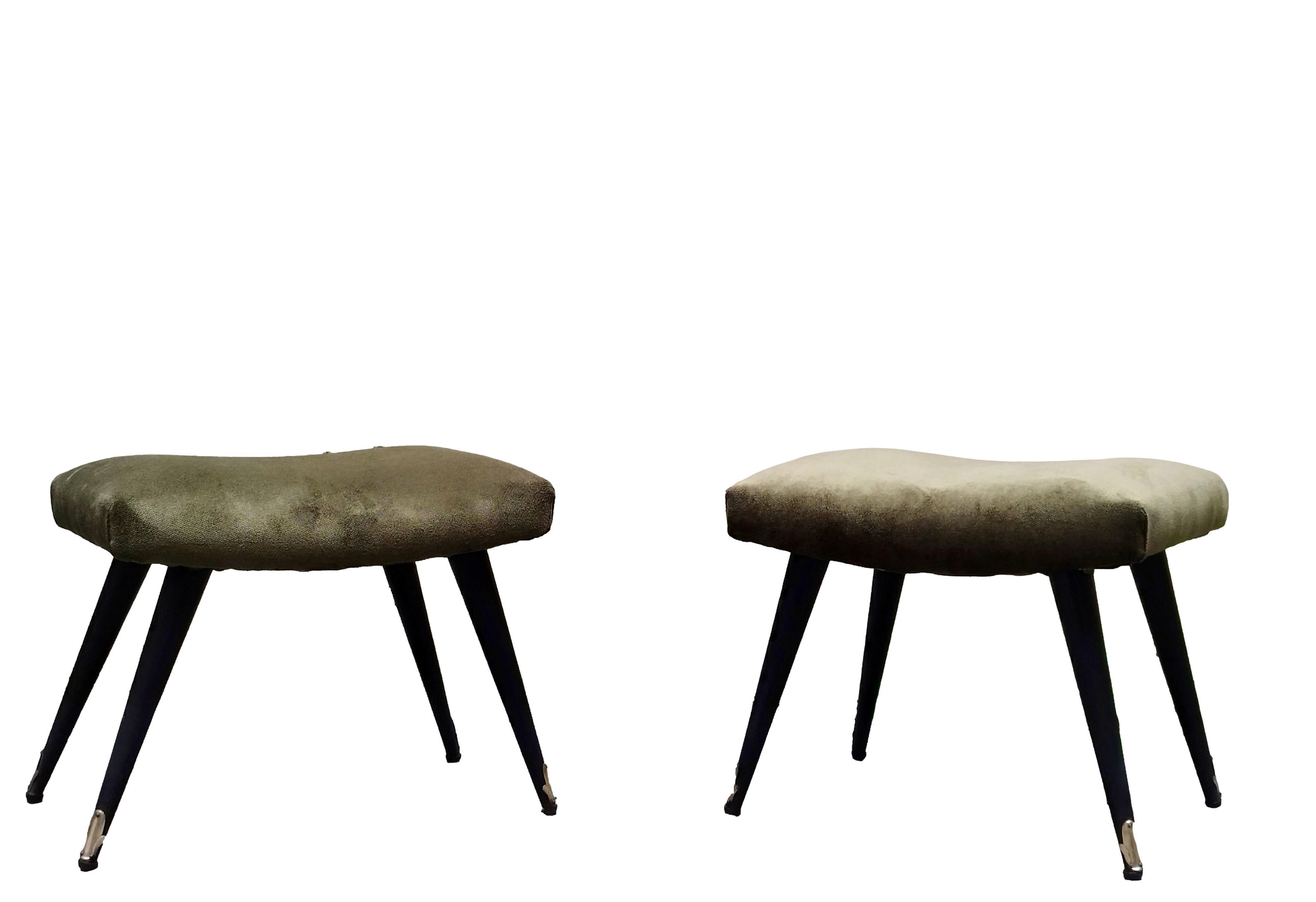 Mid-Century Modern Paire de tabourets en bois et tissu, Italie, années 1950 en vente