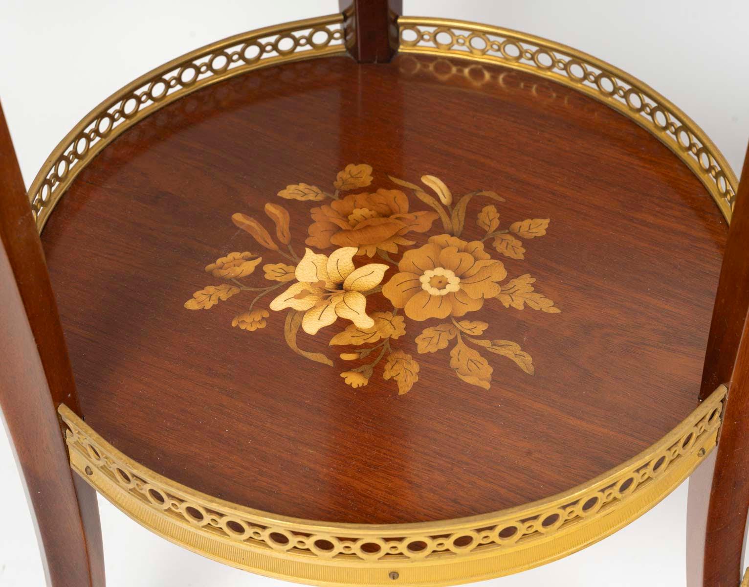 Bronzo Coppia di tavoli con piedistallo in Wood e bronzo dorato in stile Luigi XV. in vendita