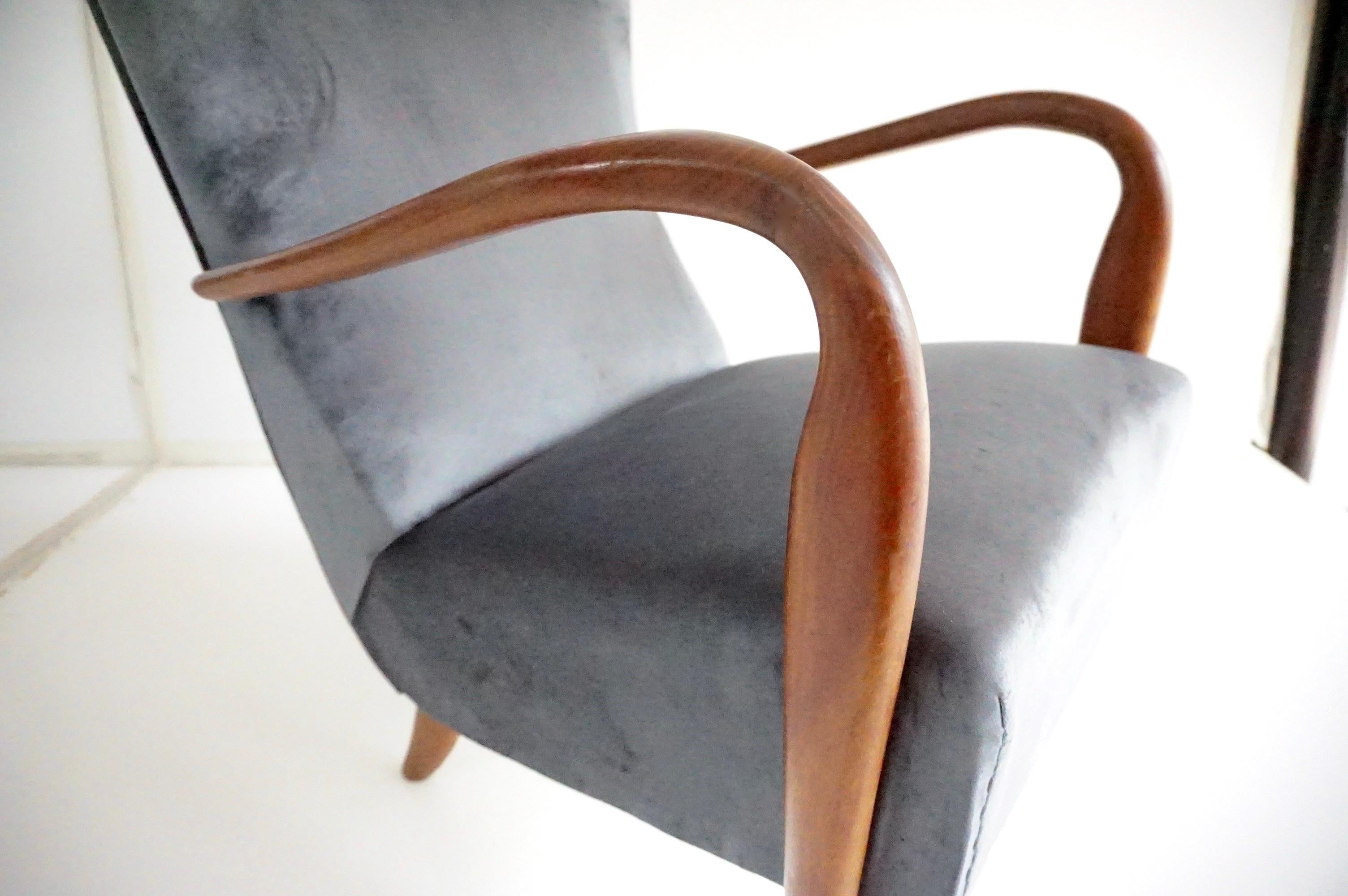 pareja de sillones de madera y terciopelo gris mod. 401 de Cassina, Meda, 1940 en venta 7